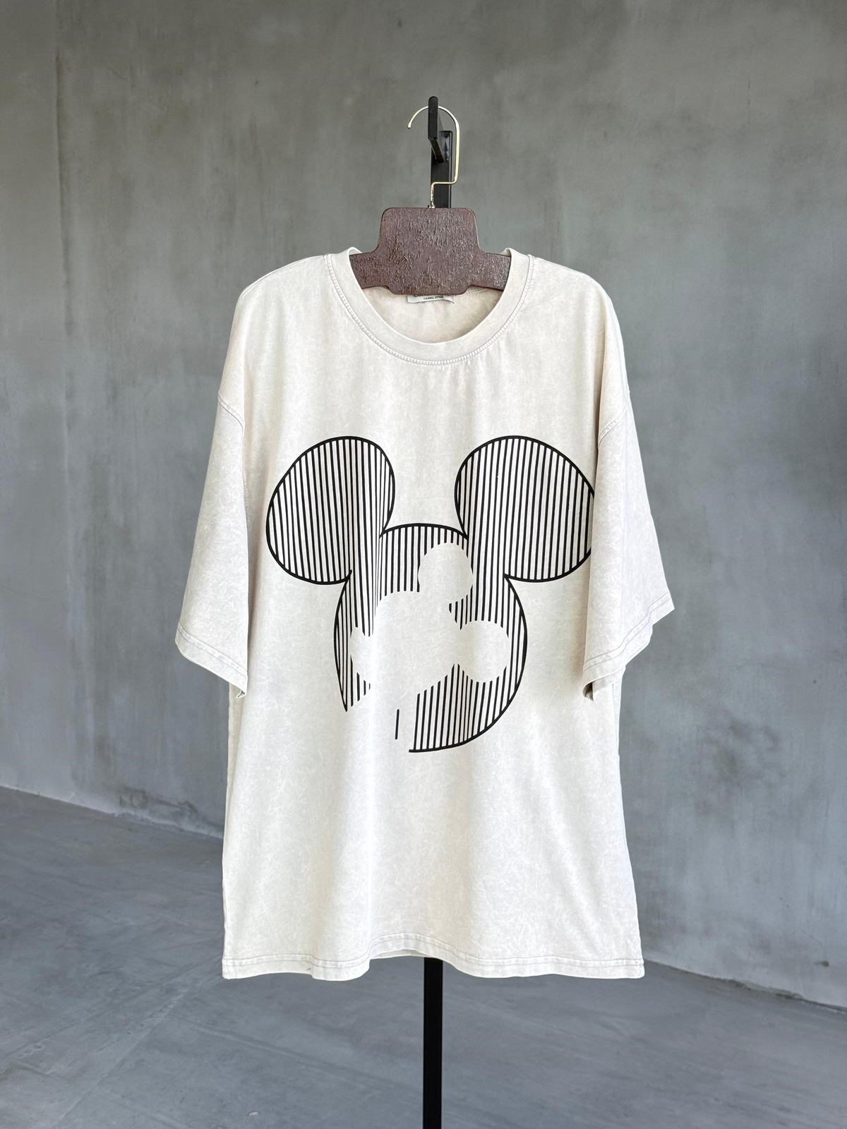 Tasarım Çizgili Mickey Taş Yıkama Oversize Dokuma Tişört (Taş)
