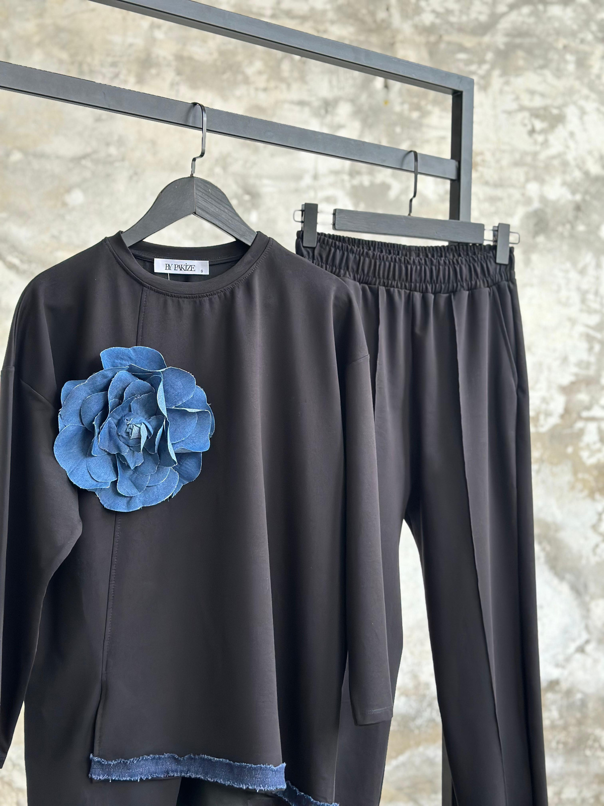 Tasarım Denim Çiçek Detaylı Takım (Siyah)