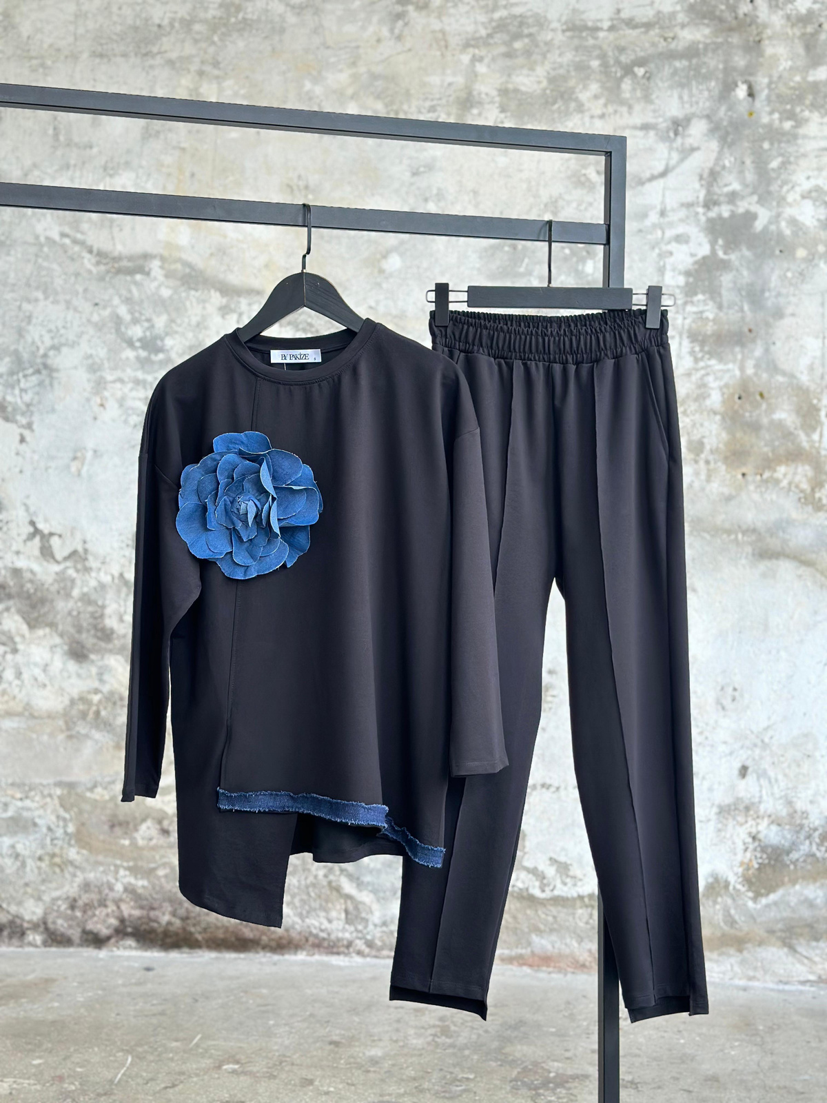 Tasarım Denim Çiçek Detaylı Takım (Siyah)