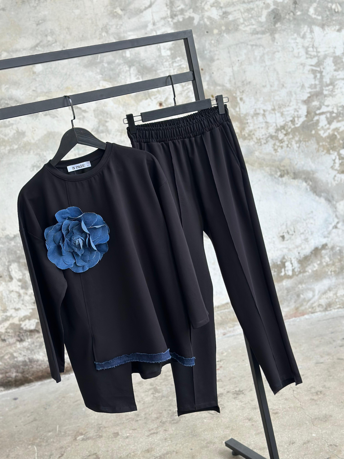 Tasarım Denim Çiçek Detaylı Takım (Siyah)
