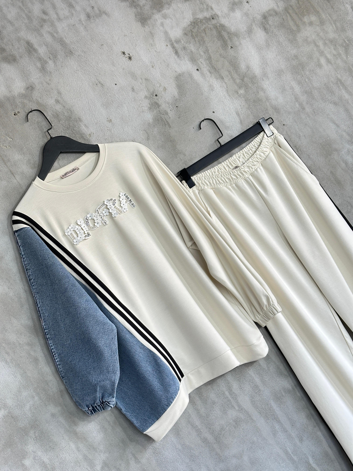Tasarım Denim Kot Detay İnci Taş İşçilikli Takım (Beyaz) 