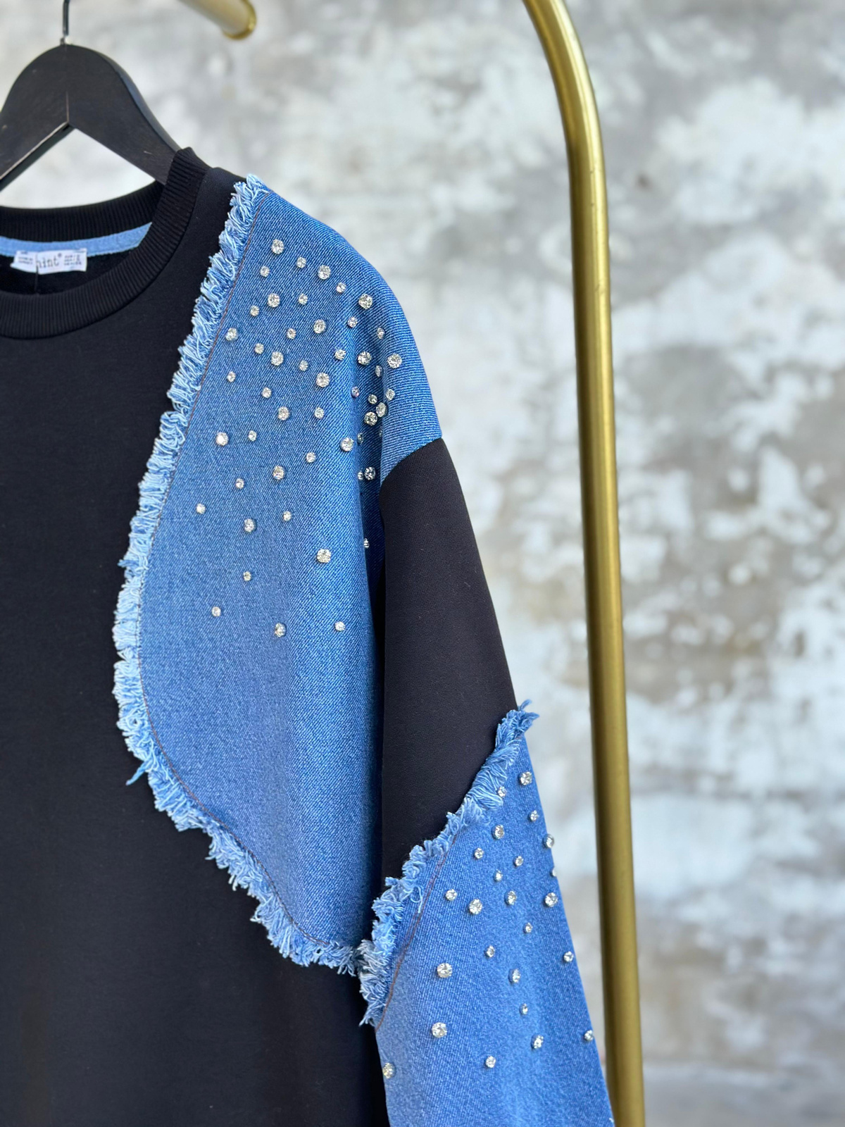 Tasarım Denim Kot Üzerine Kristal Taş İşçilikli Sweat (Siyah)