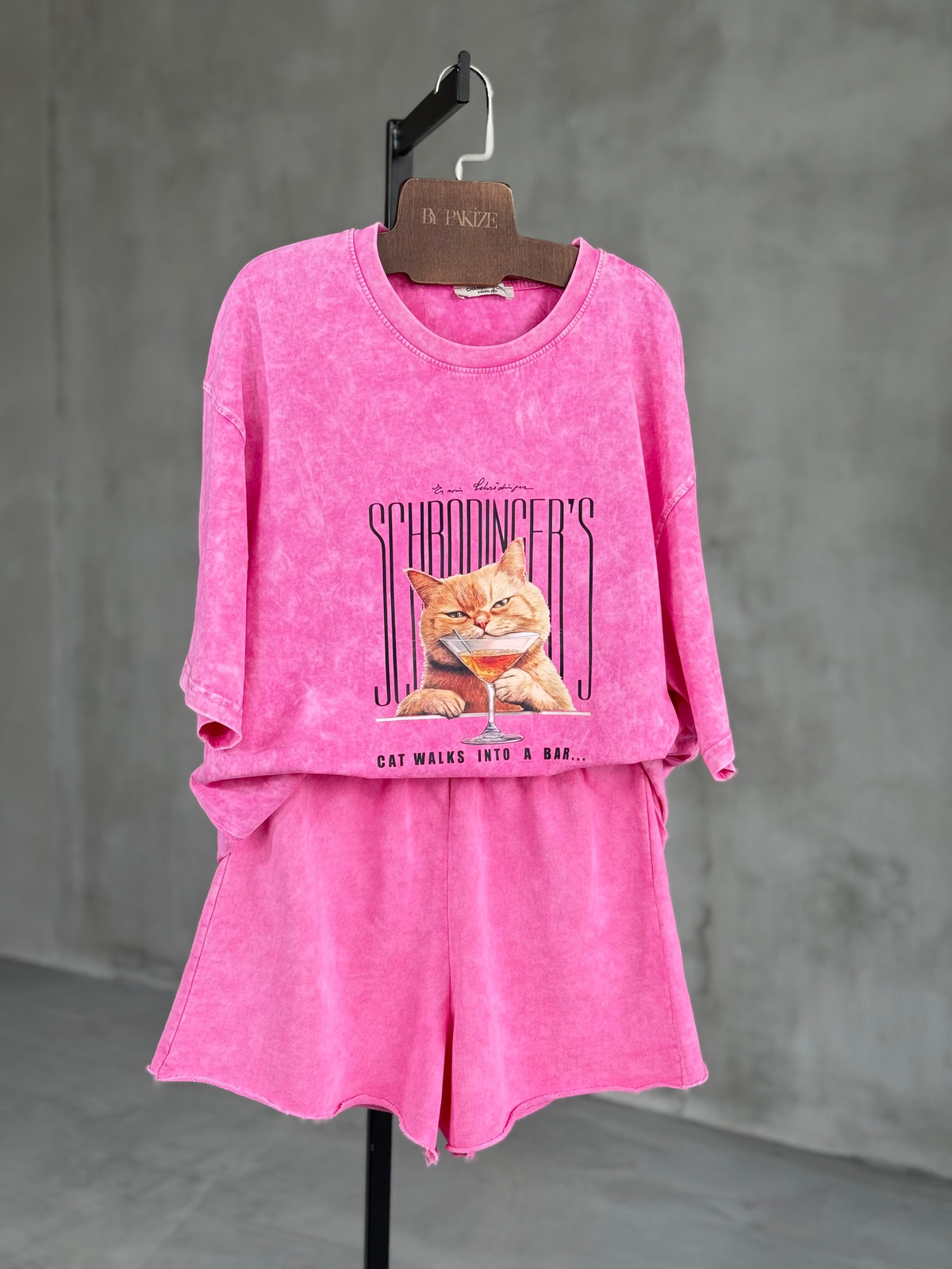 Tasarım Kedi Baskılı Taş Yıkama Oversize Dokuma Tişört (Pembe)