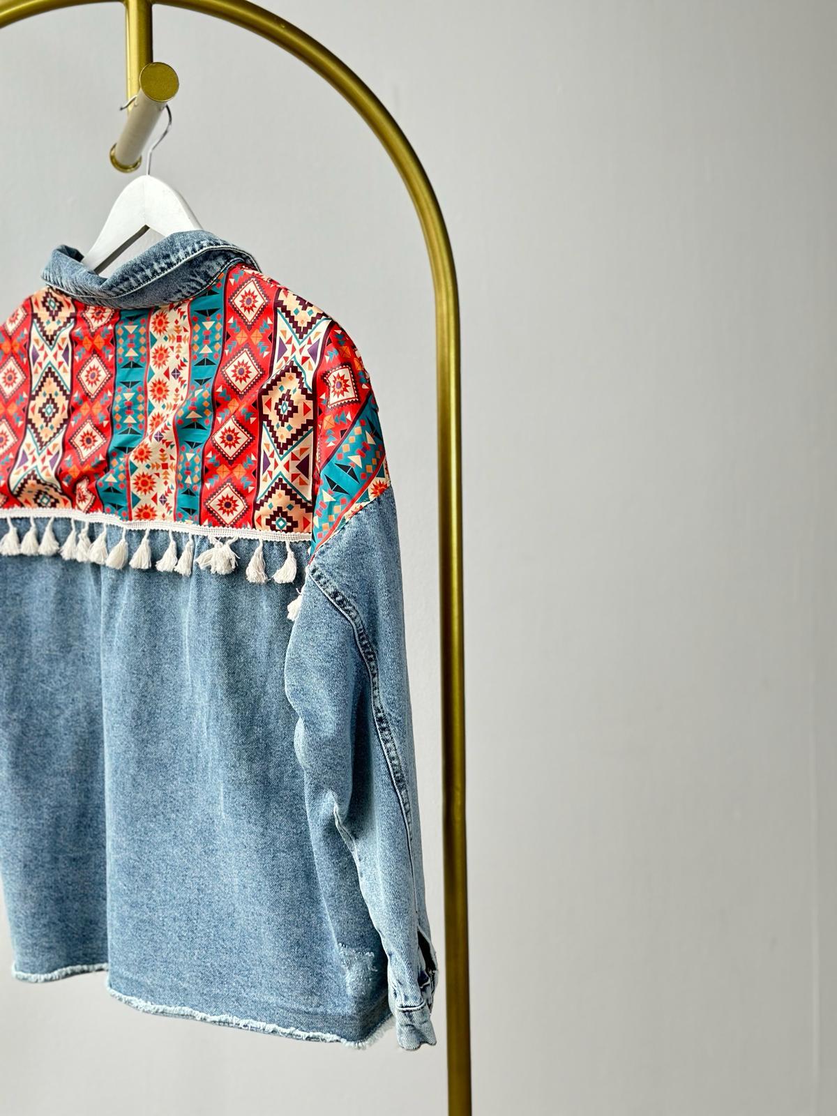 Tasarım Kilim Desen ve Püskül Detaylı Denim Ceket (Mavi)
