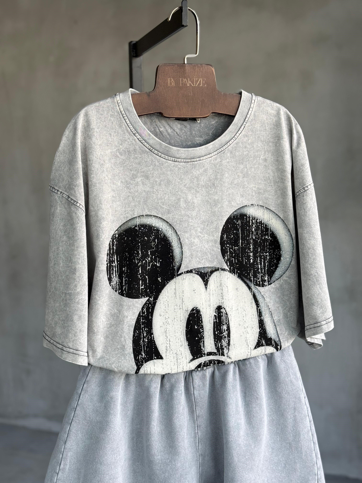 Tasarım Mickey Baskılı Taş Yıkama Oversize Dokuma TAKIM (Gri)