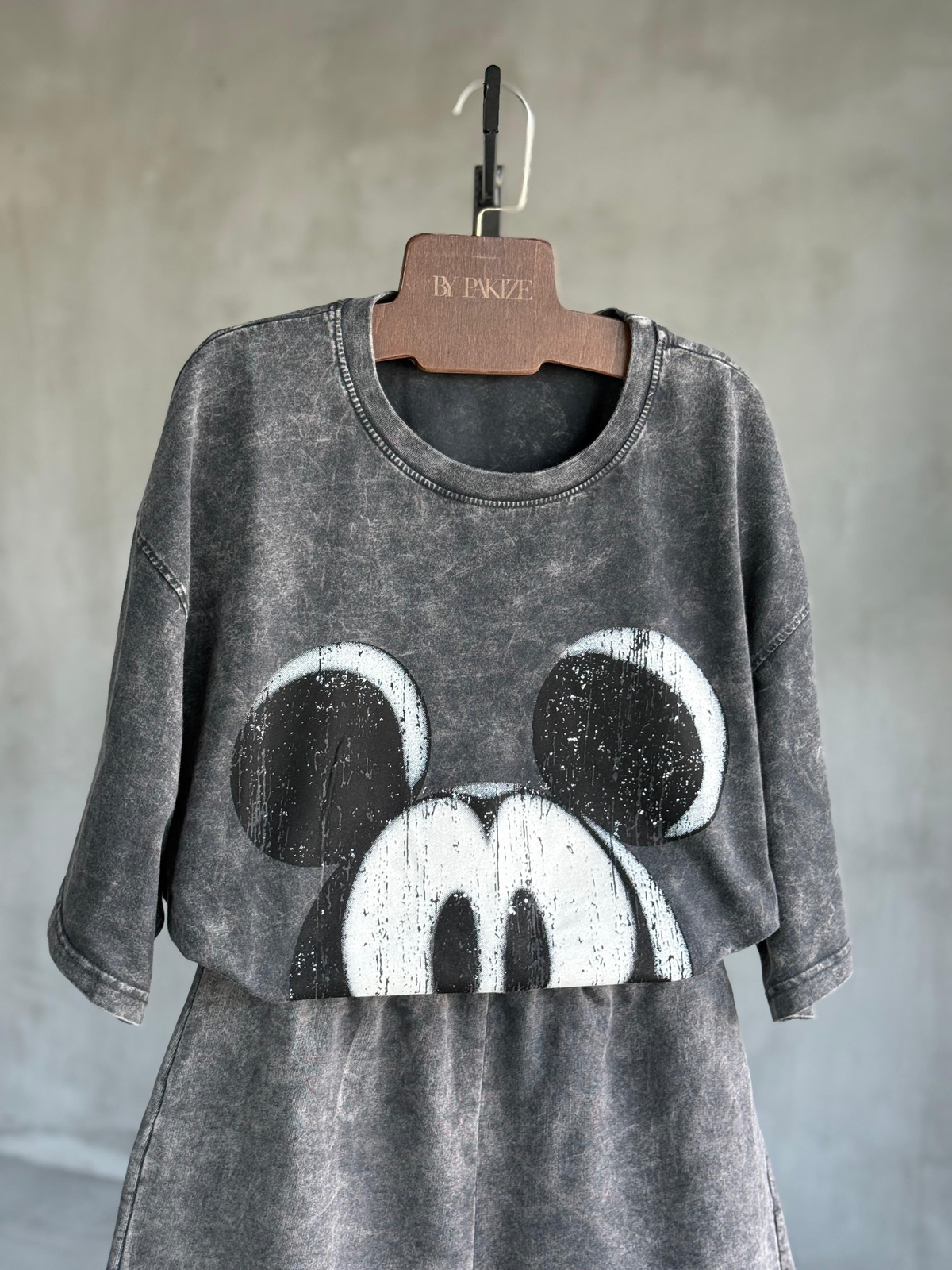 Tasarım Mickey Baskılı Taş Yıkama Oversize Dokuma TAKIM (Antrasit)