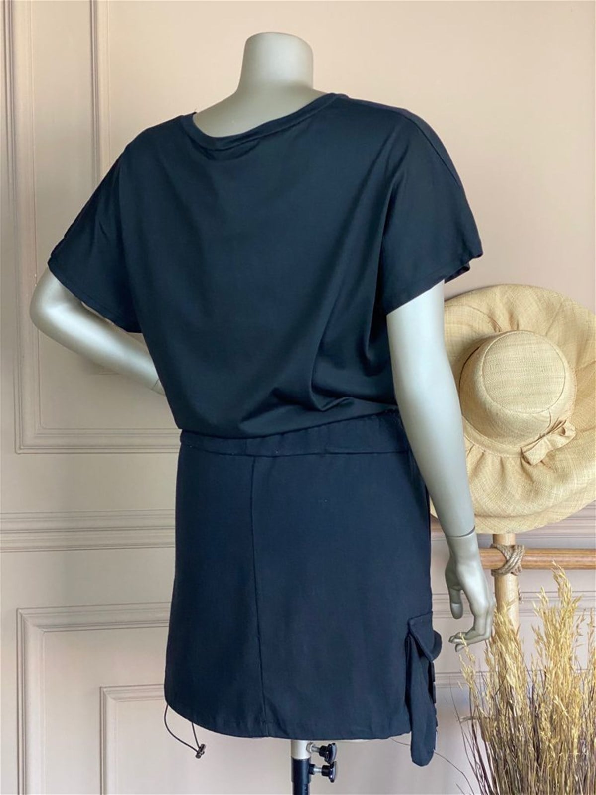 Tasarım Model Baskı Yazı Detaylı Elbise