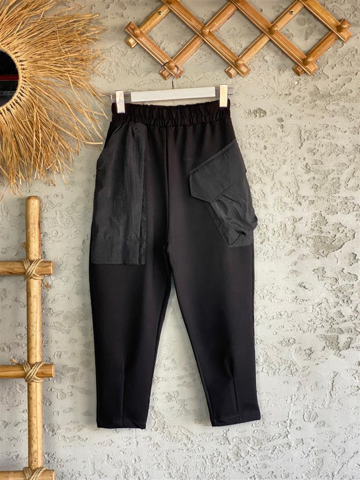 Tasarım Model Cepli Pantolon (Siyah)