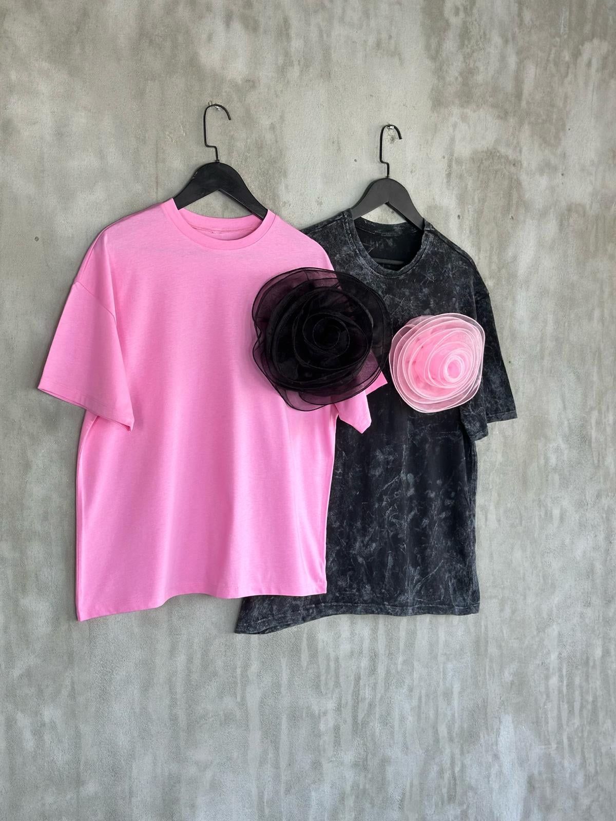 Tasarım Model Organze Kumaş Çiçekli Tişört (Pembe)