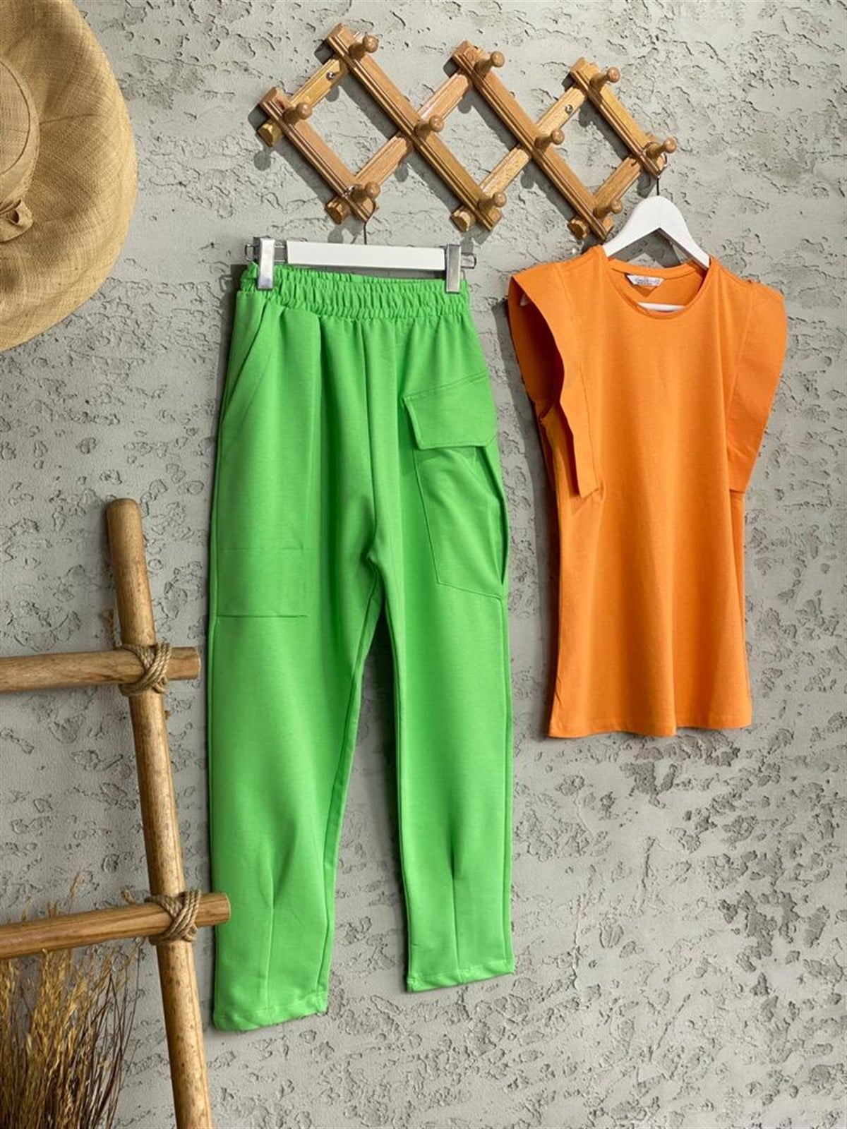 Tasarım Model Paça Gipeli Cepli Pantolon (ElmaYeşili)
