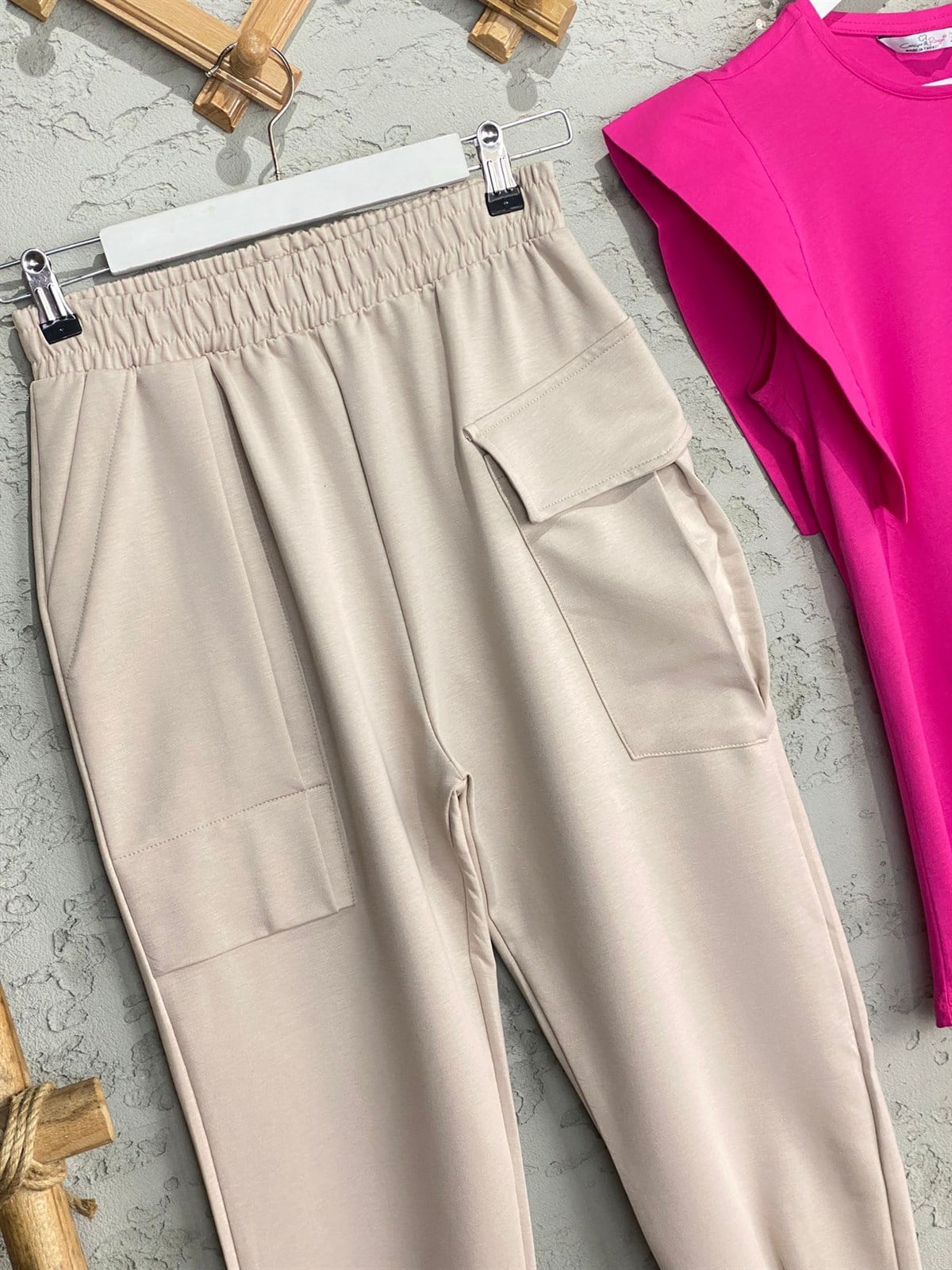 Tasarım Model Paça Gipeli Cepli Pantolon (Bej)