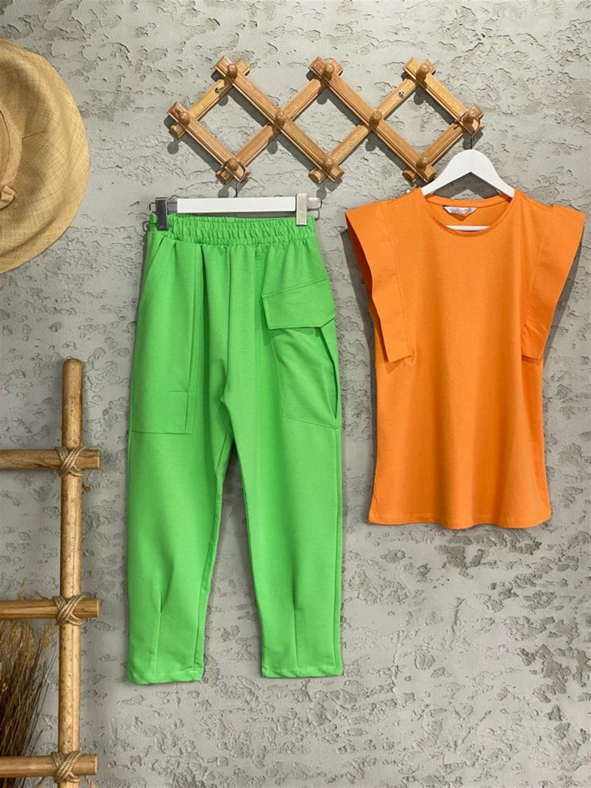 Tasarım Model Paça Gipeli Cepli Pantolon (ElmaYeşili)
