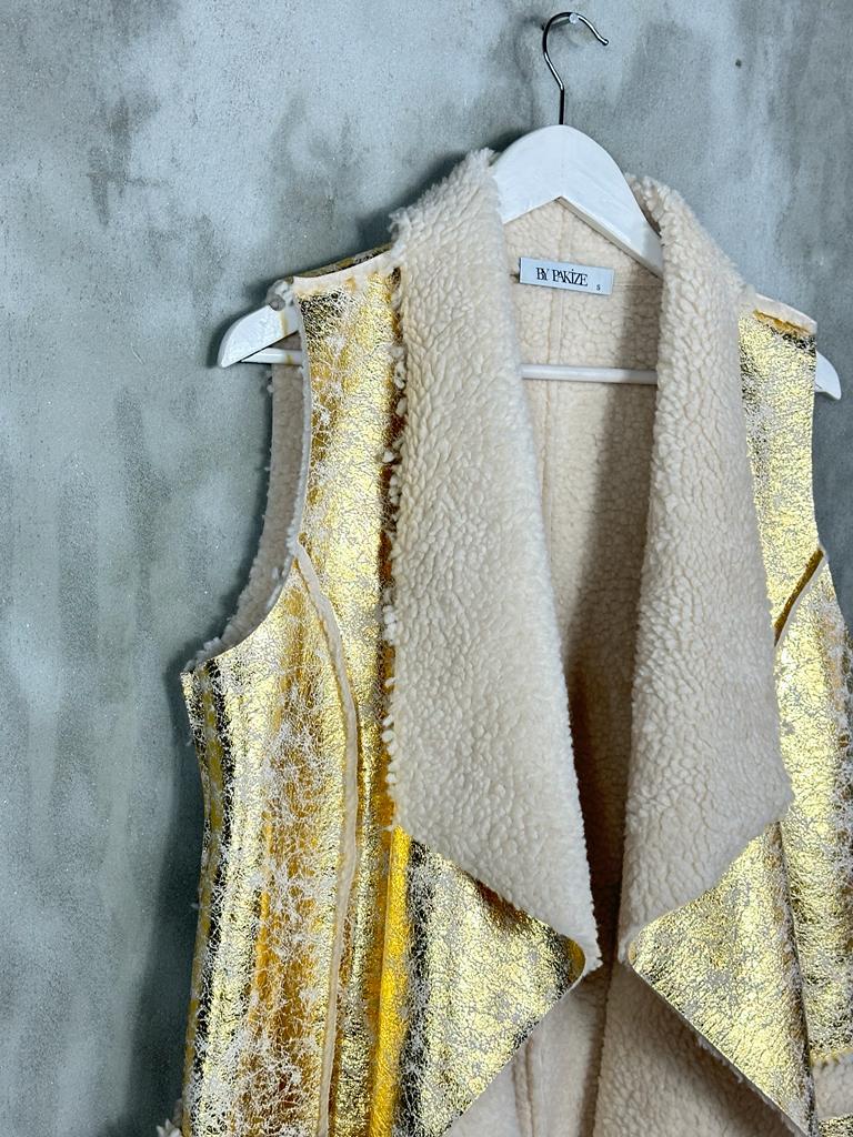 Tasarım Model Peluş Varaklı Yelek (Gold)