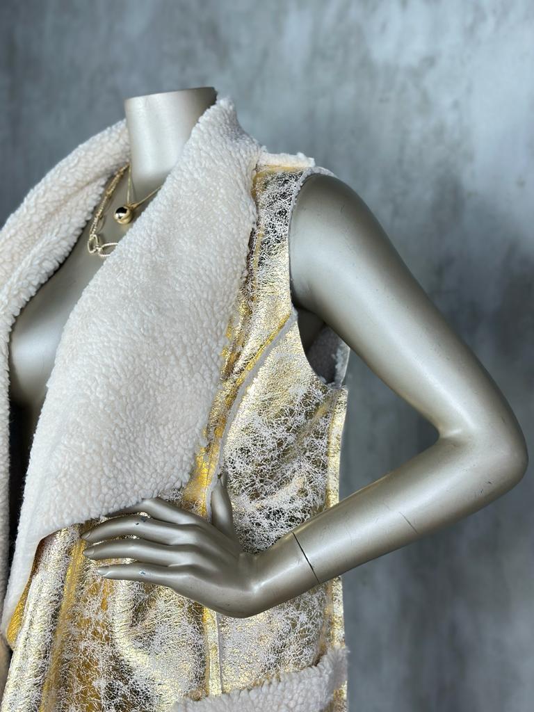 Tasarım Model Peluş Varaklı Yelek (Gold)
