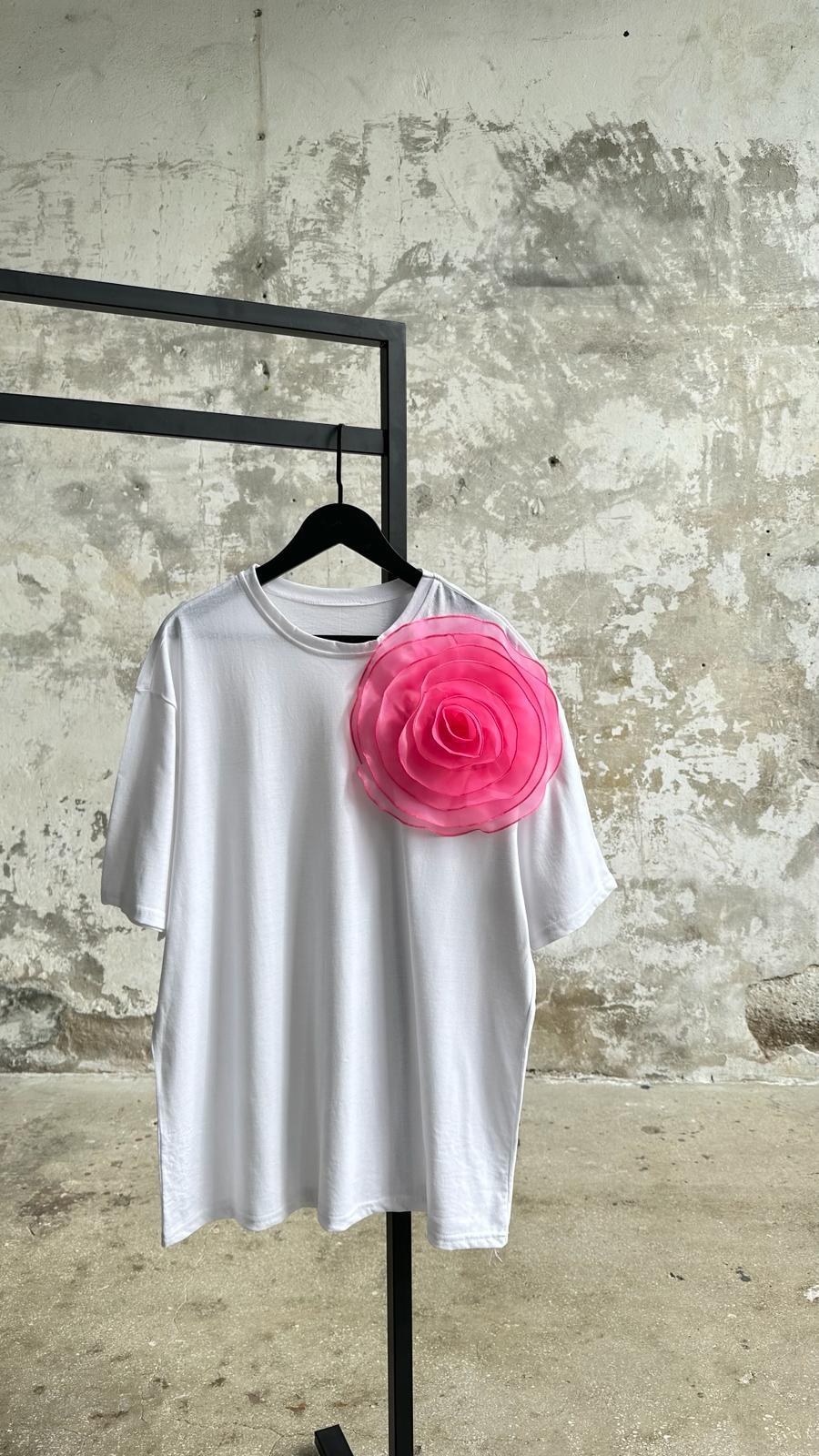 Tasarım Model Pembe Organze Güllü Tişört (Beyaz)