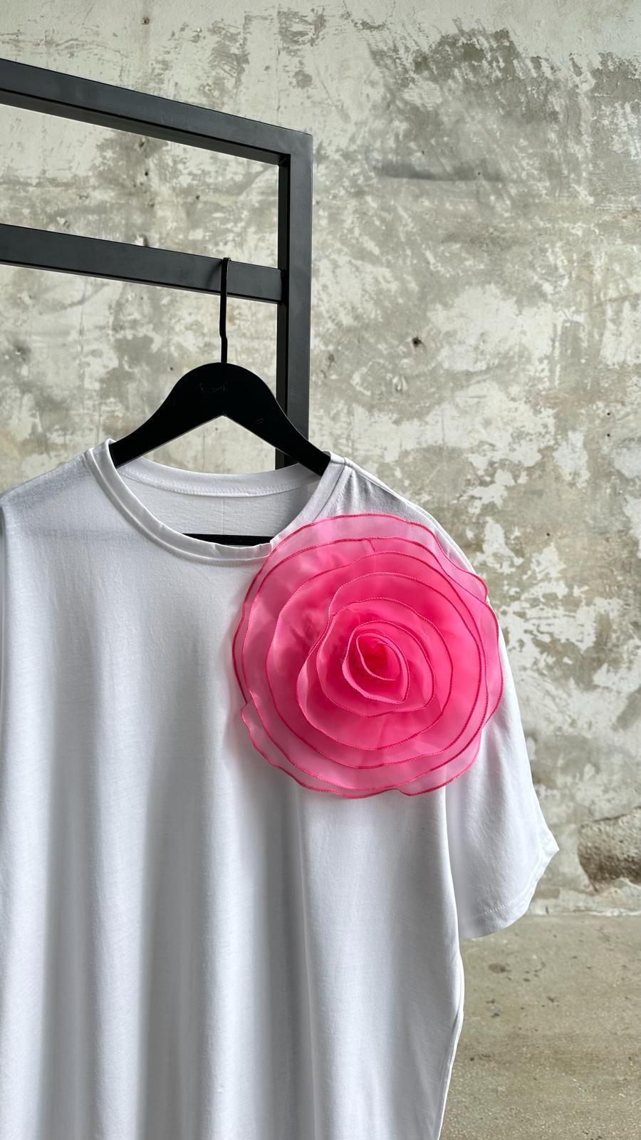 Tasarım Model Pembe Organze Güllü Tişört (Beyaz)
