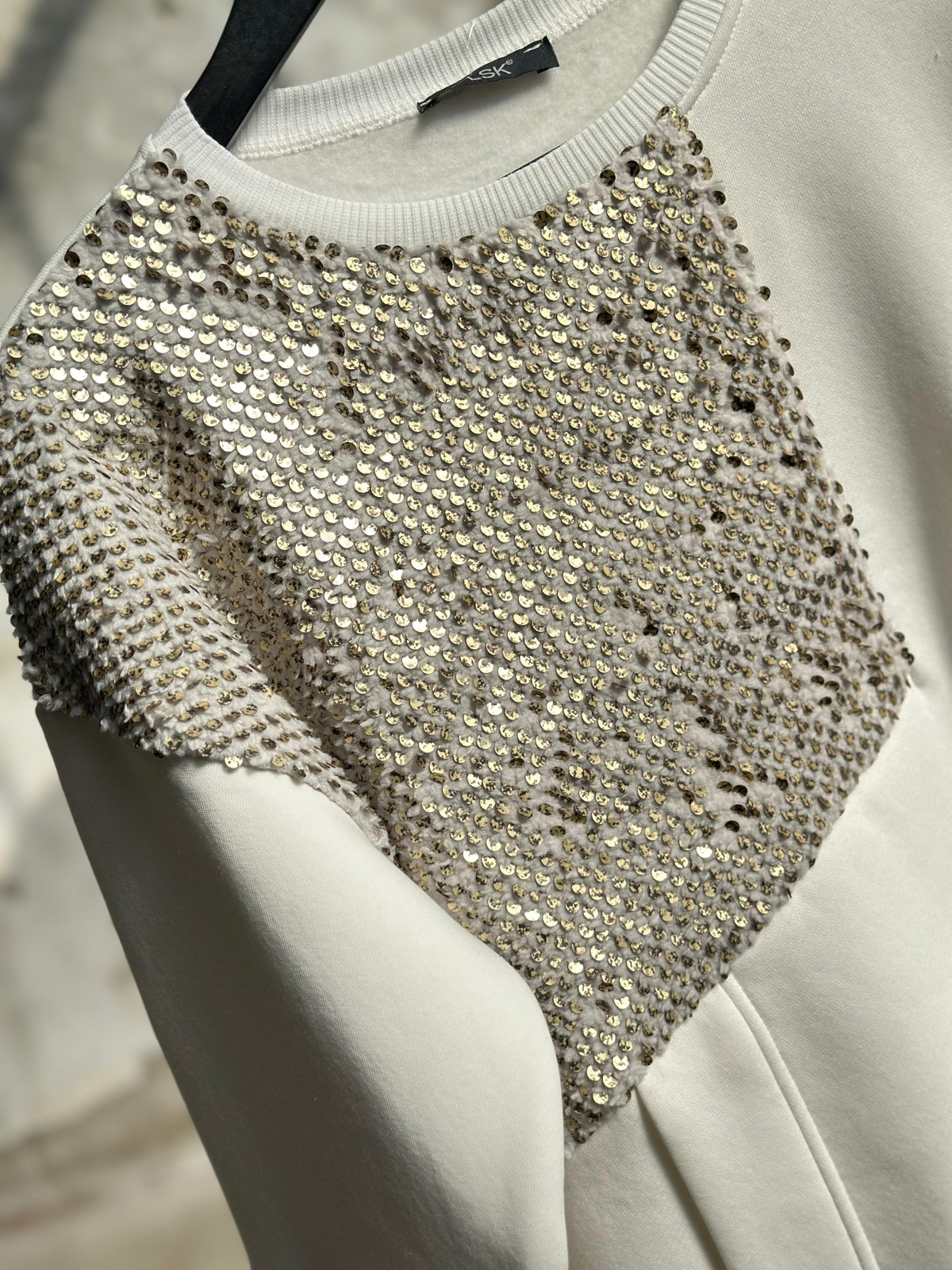 Tasarım Peluş Üzeri Payet İşlemeli Sweat (Beyaz)