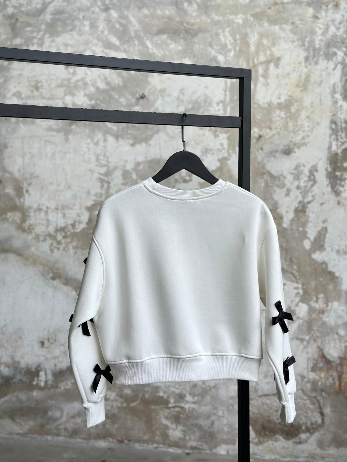 Tasarım Saten Fiyonk Detaylı Sweat (Beyaz)