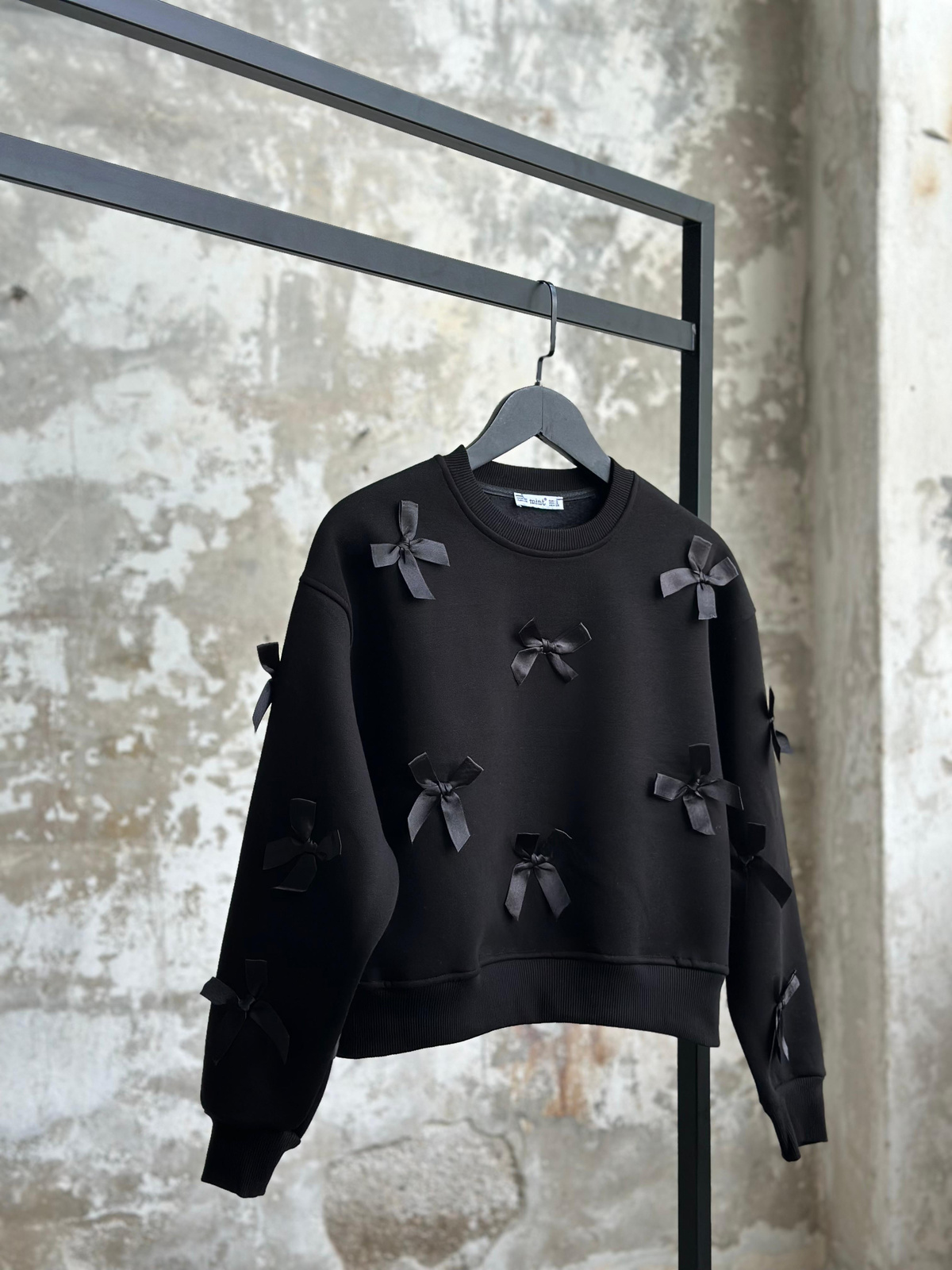 Tasarım Saten Fiyonk Detaylı Sweat (Siyah)