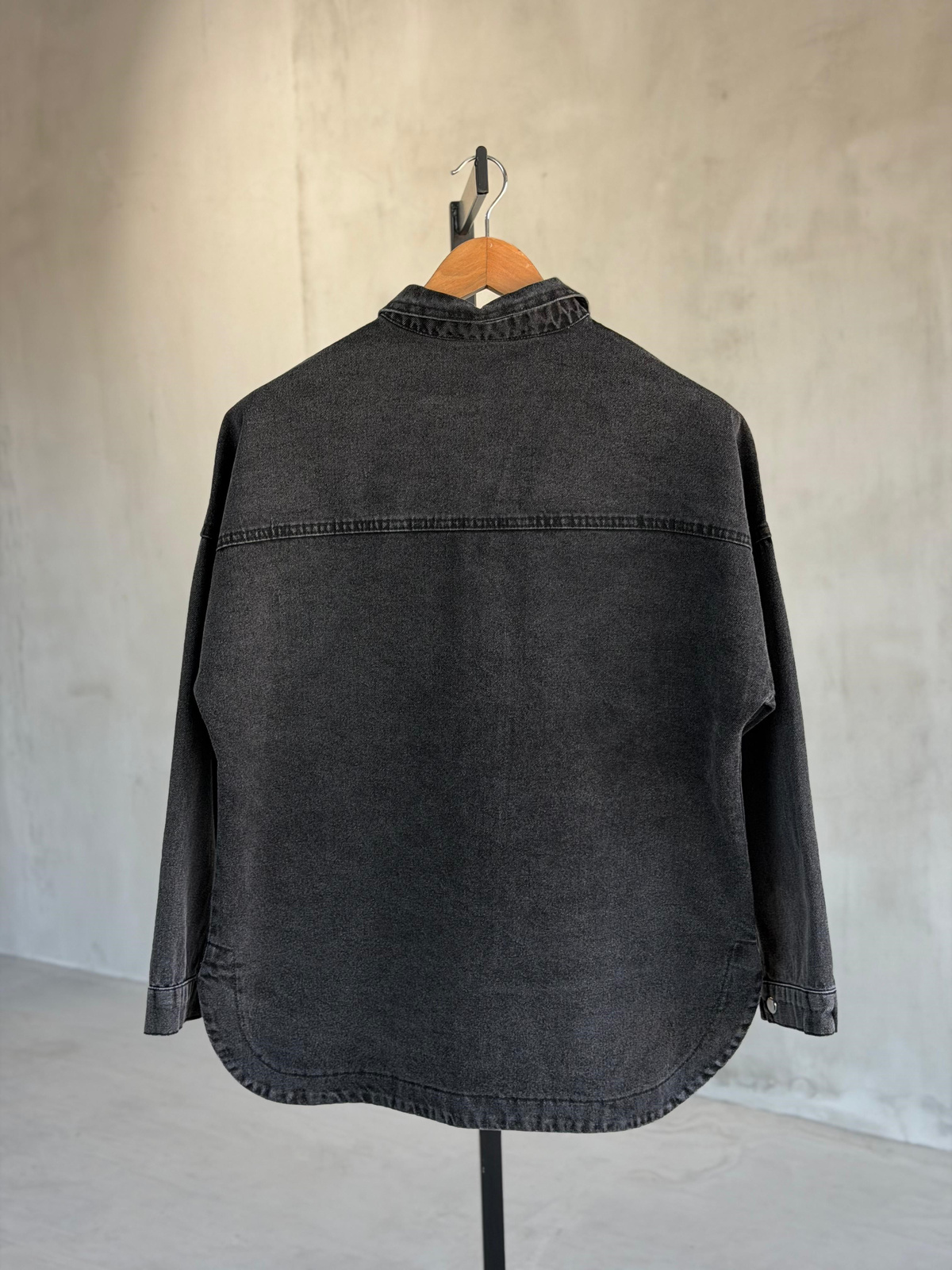 Tasarım Serpme Kristal Taşlı Denim Gömlek(Siyah)