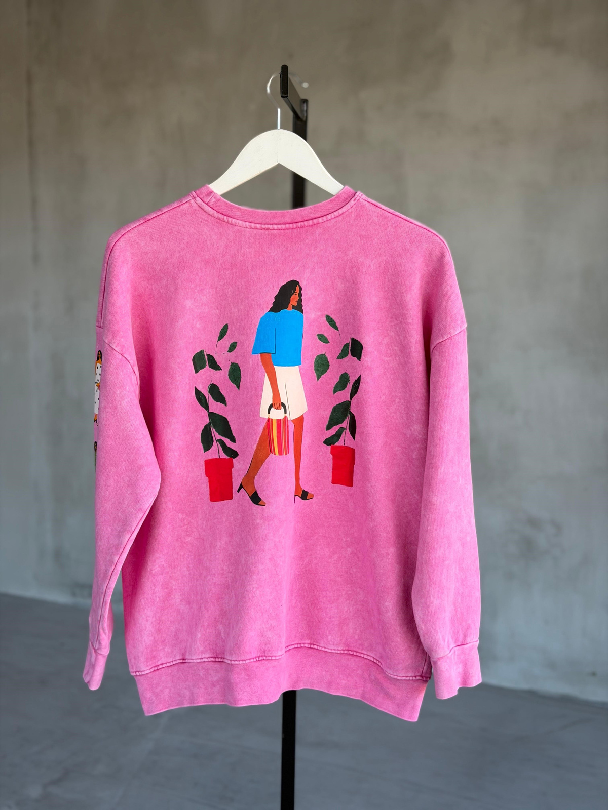 Tasarım Sırt Baskılı Taş Yıkamalı Sweat ( Pembe)