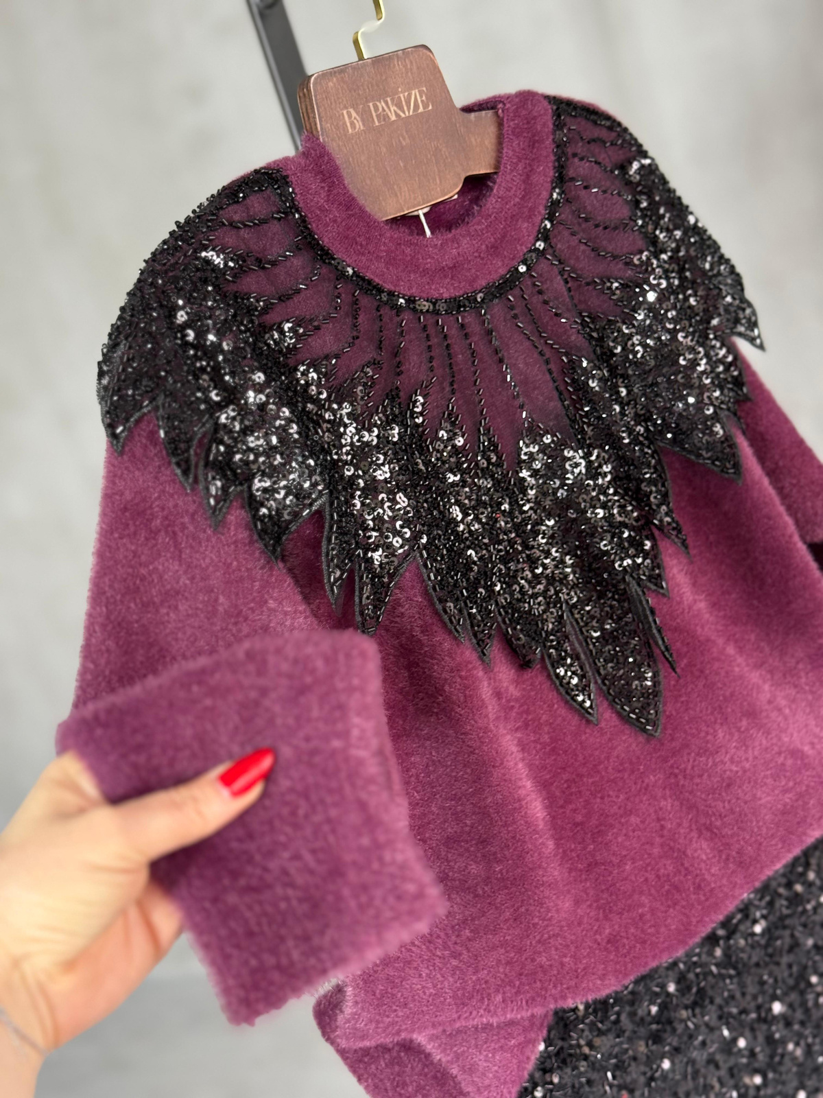 Tasarım Yaka Taş Payet İşlemeli Angora Kazak (Mürdüm)