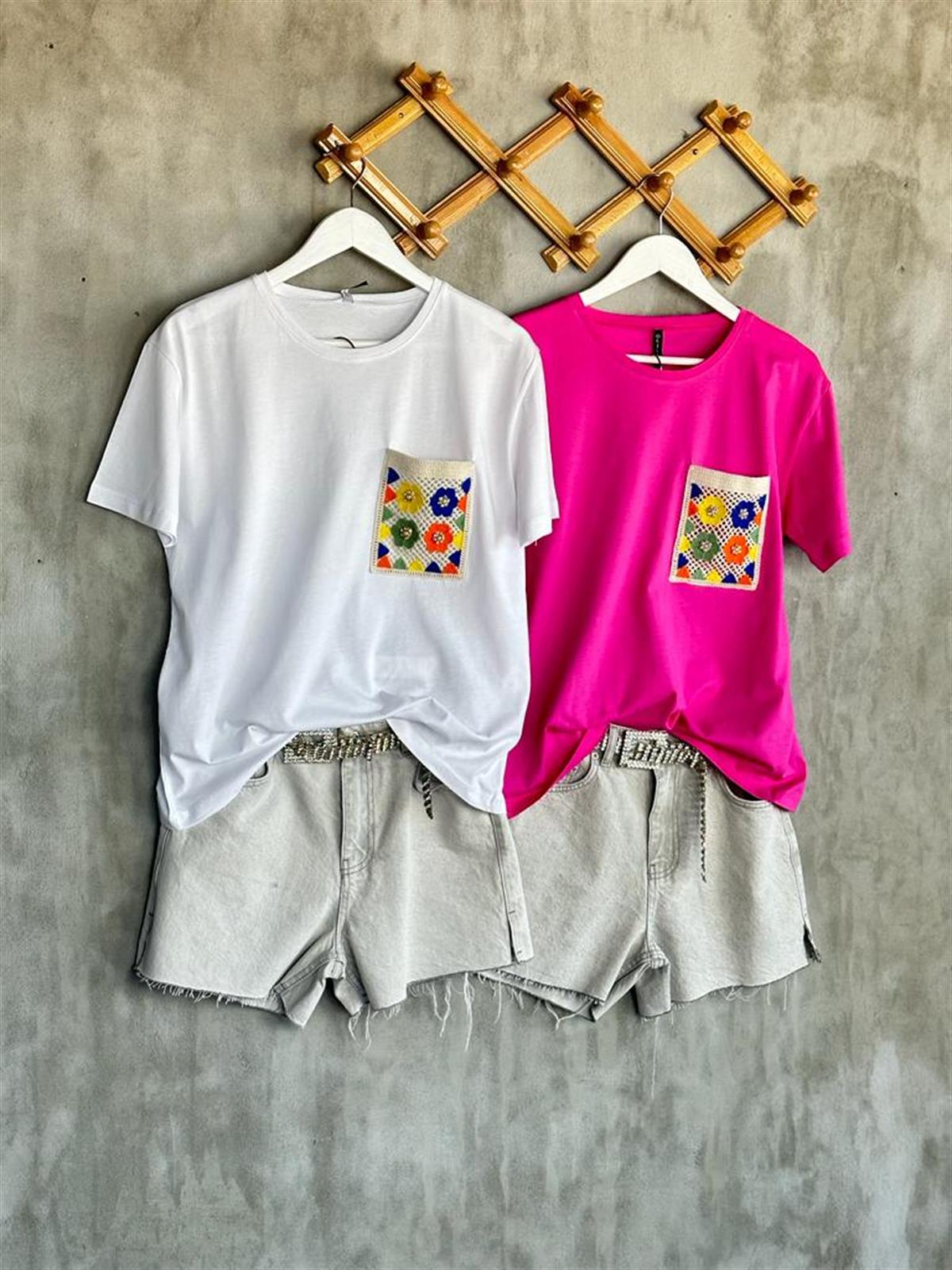 Tek Cep Örgü Ve Taş İşçilikli Tişört (Pembe/Beyaz)