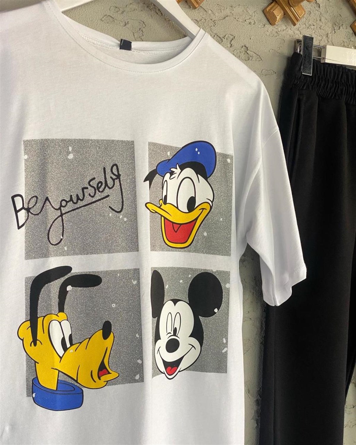 Üç Kafadar Simli Tshirt (Beyaz/Siyah)
