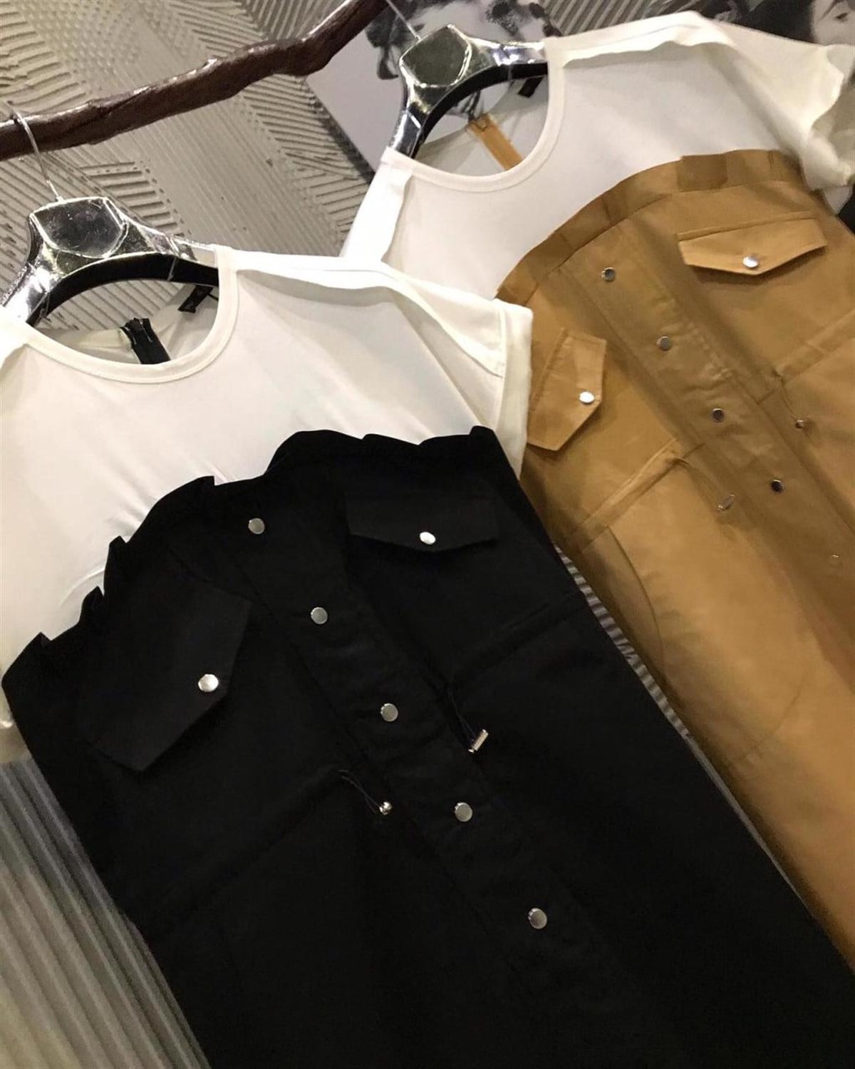 Üstü Penye Detaylı Coton Kumaş Beli Büzgülü Elbise (CAMEL & SİYAH)