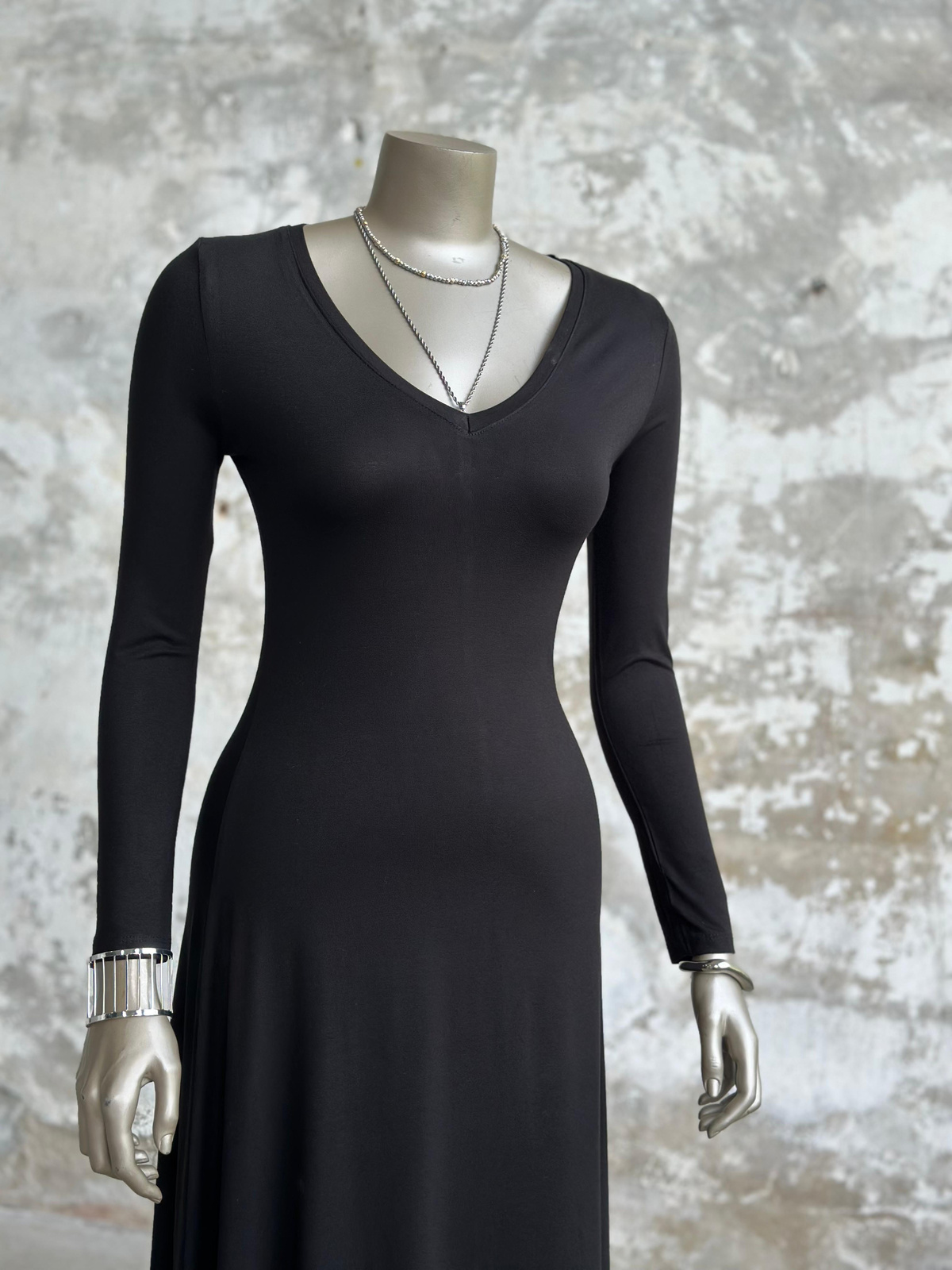 V Yaka Basic Elbise (Siyah)