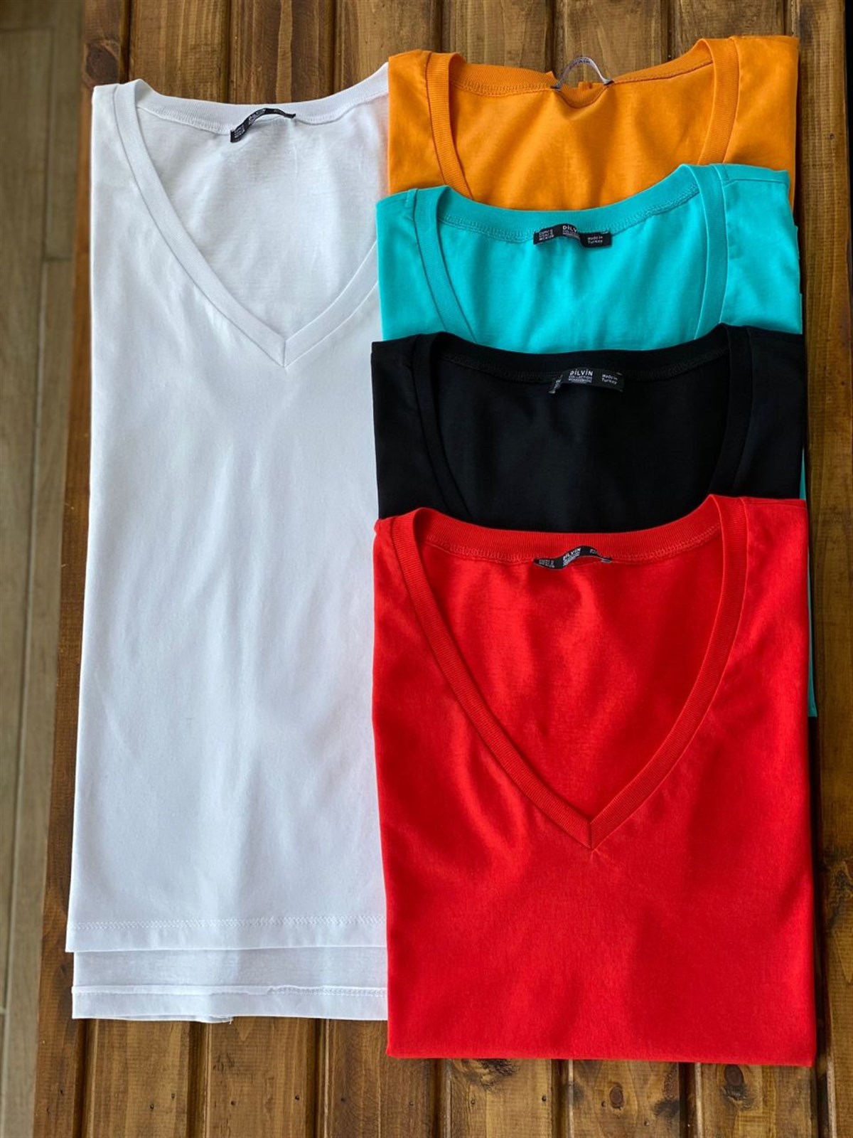V Yaka Basic Tshirt (Beyaz & Oranj)