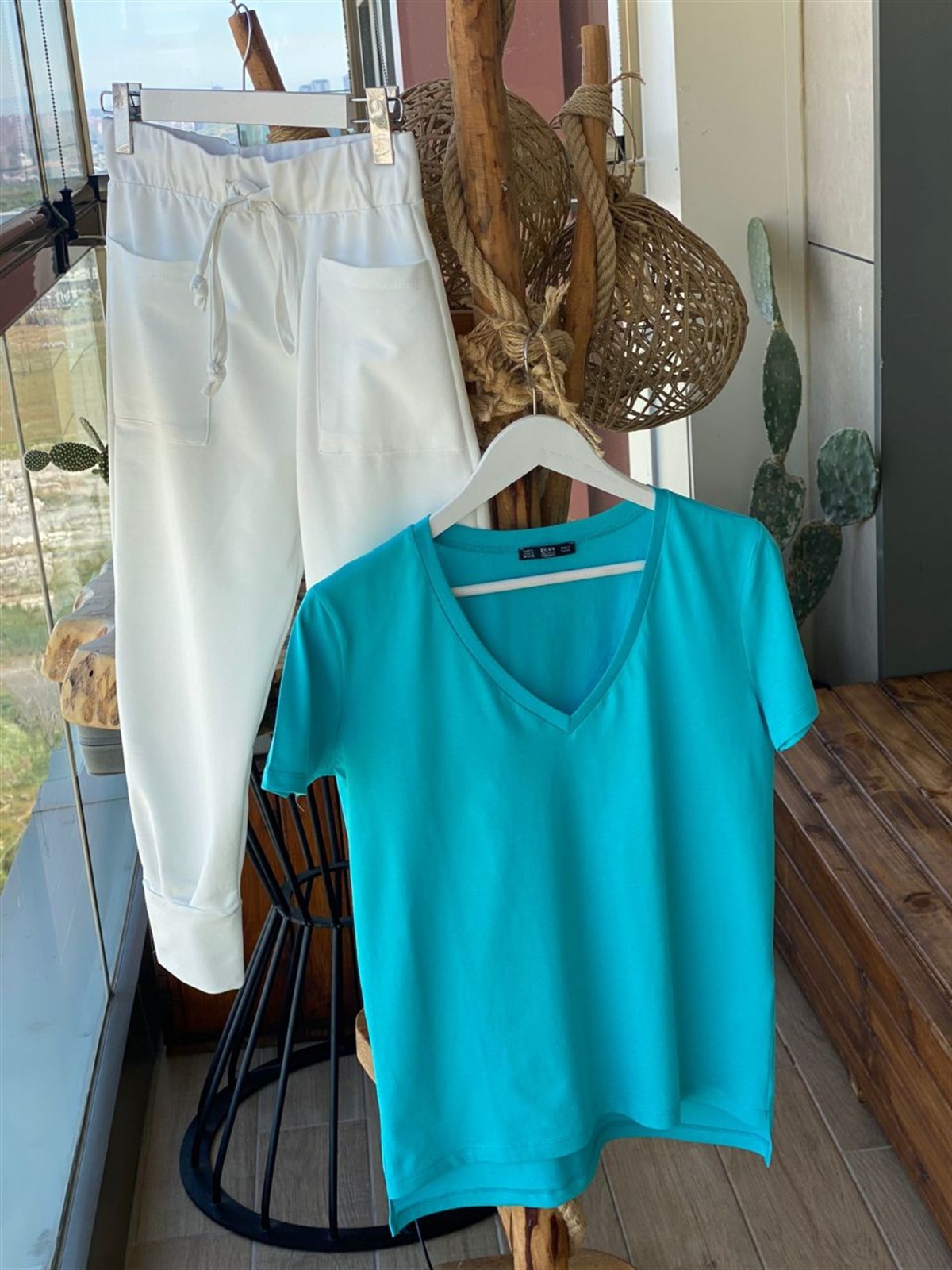V Yaka Basic Tshirt  (Turkuaz)