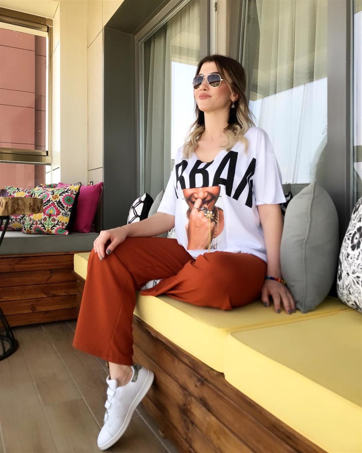 V Yaka Salaş Taşlı Tshirt