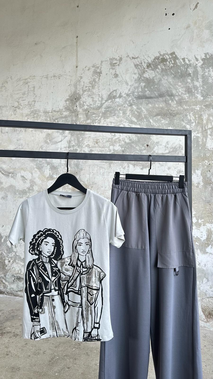 Varak Detaylı Kız Baskılı T-shirt (TAŞ)