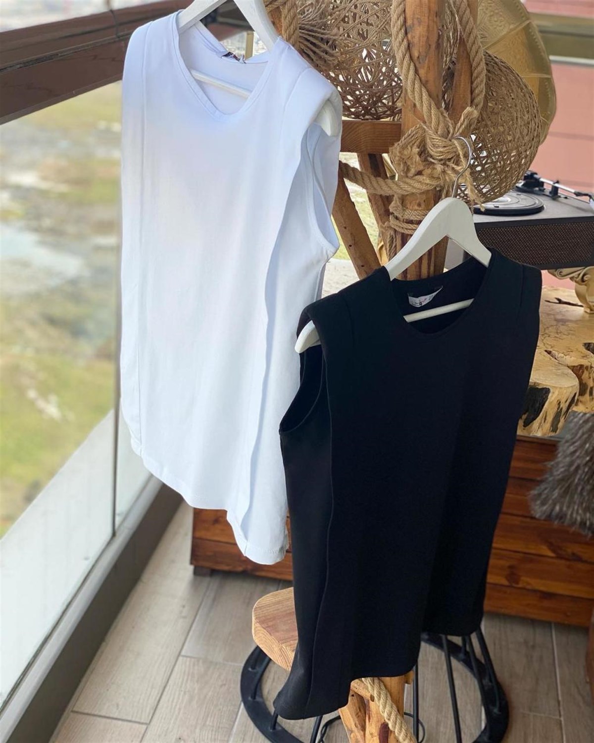 Vatkalı Tshirt (SİYAH)