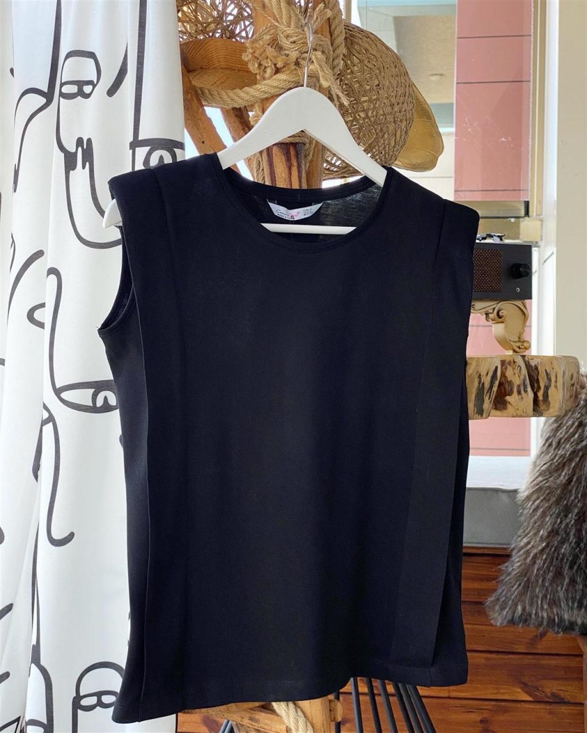 Vatkalı Tshirt (SİYAH)