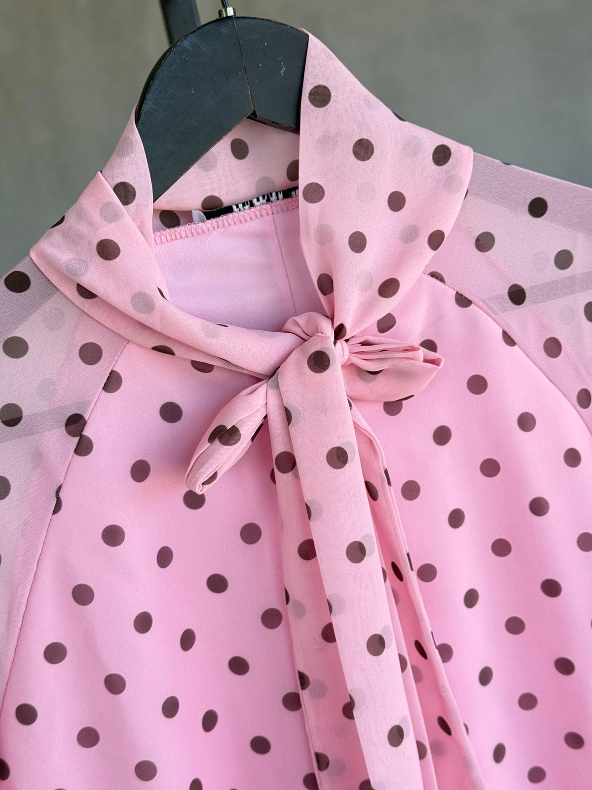 Vintage Boyun Bağlamalı Puantiyeli Gömlek (Pembe)