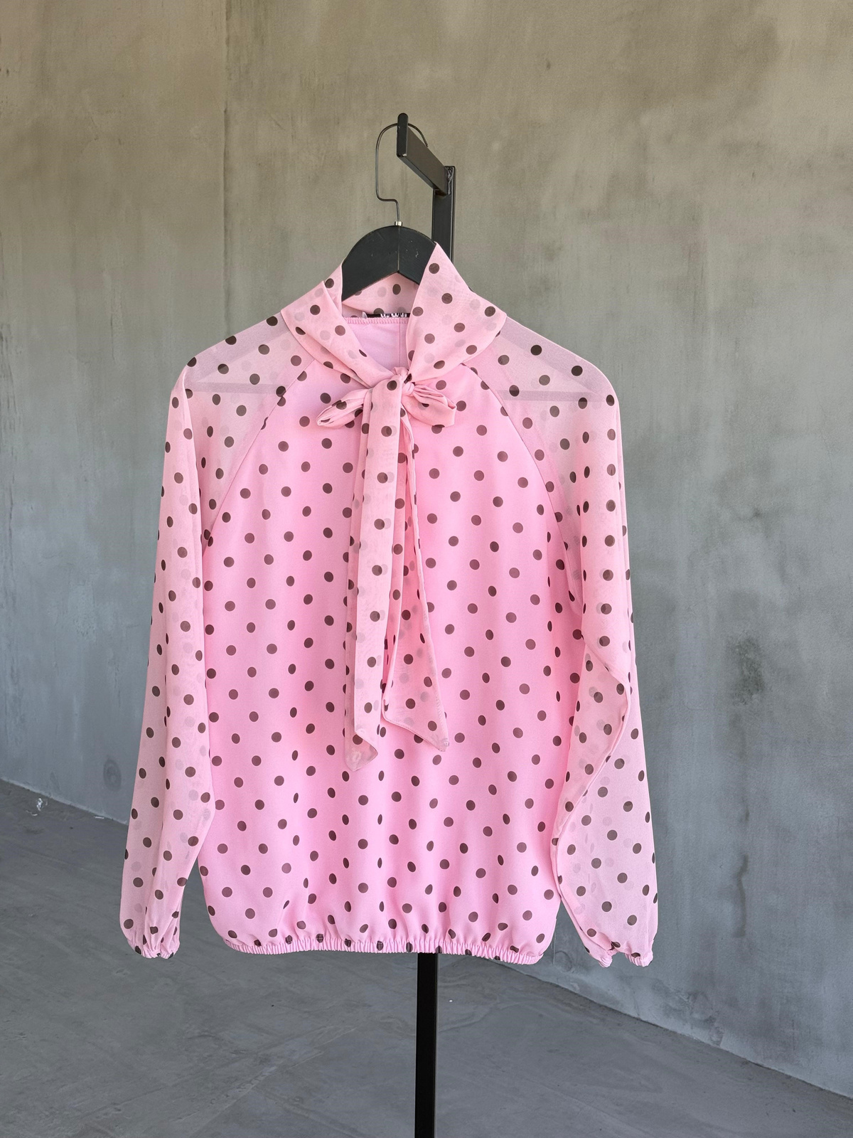 Vintage Boyun Bağlamalı Puantiyeli Gömlek (Pembe)