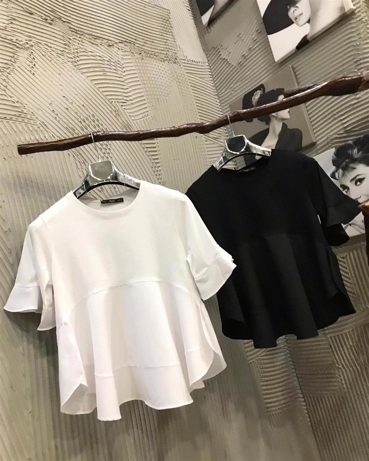 Volan Detaylı Kolları Fırfırlı Penye Tshirt (SİYAH & BEYAZ)