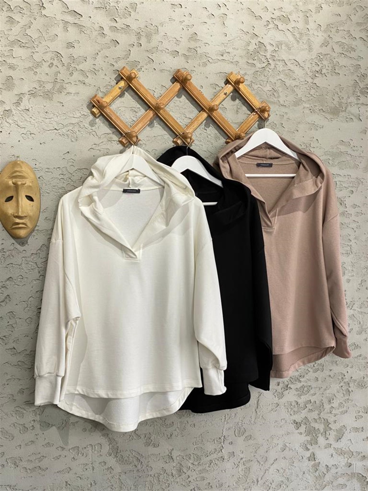 Yaka Detaylı Kapüşonlu Sweat (Ekru)