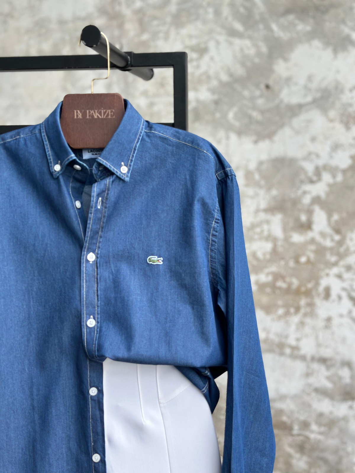 Yakalı Logo Detaylı Denim Gömlek (Koyu Mavi)