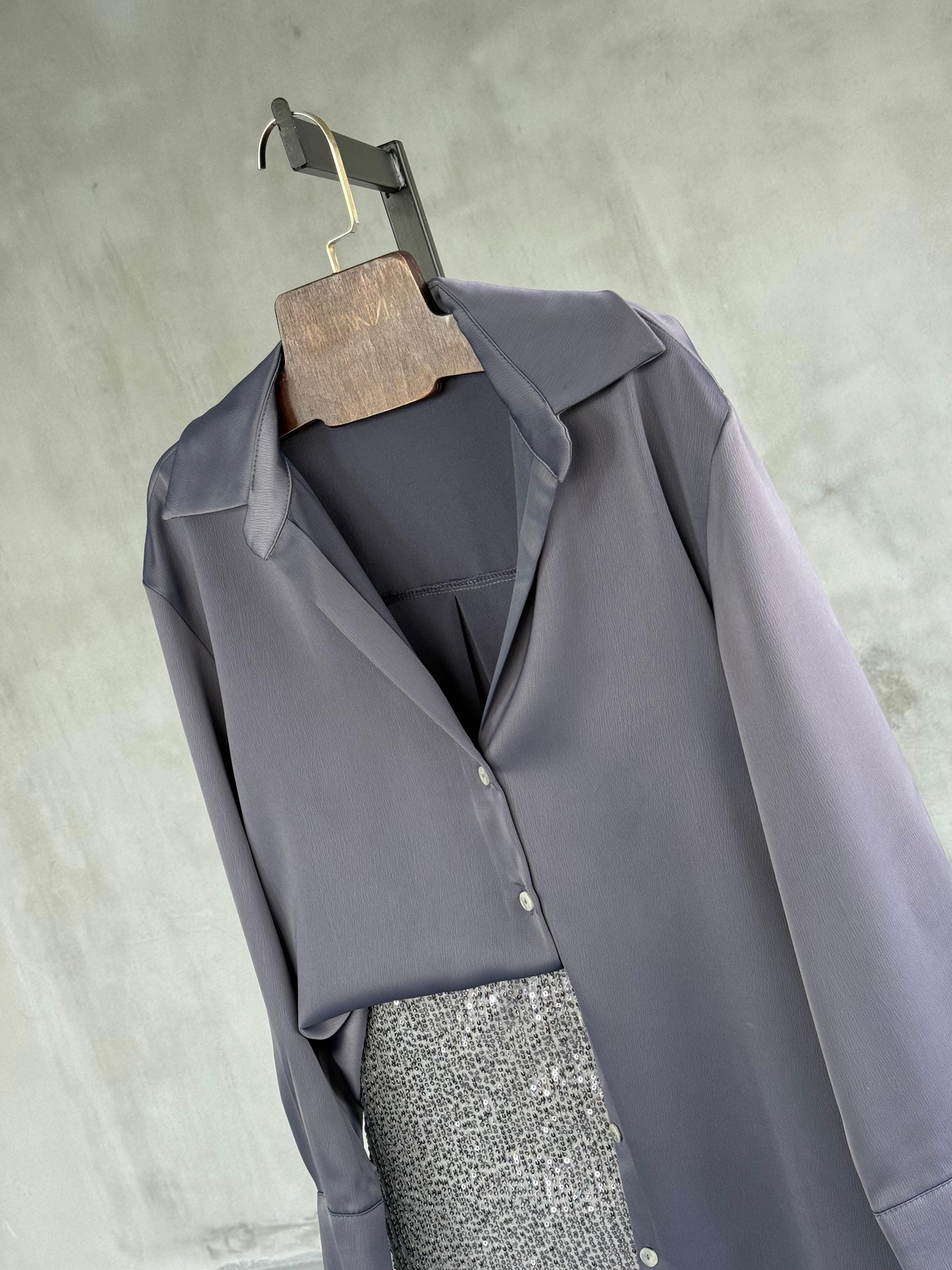 Yakalı Pamuk Saten Gömlek (Füme)