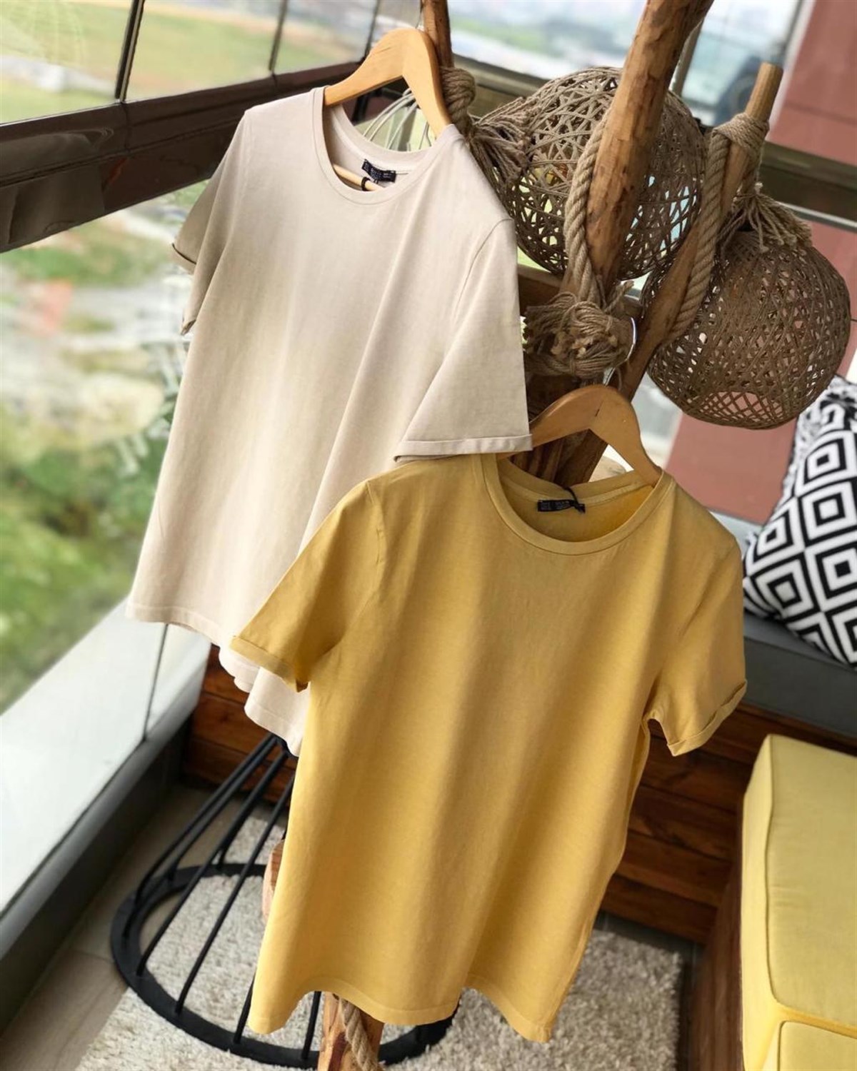 Yıkamalı Kumaş Kolları Duble Katlamalı Basic Tshirt (BEJ & SARI)