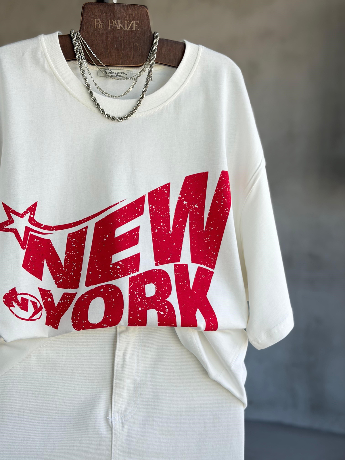 Yıldız New York Baskılı Oversize Tişört (Beyaz)