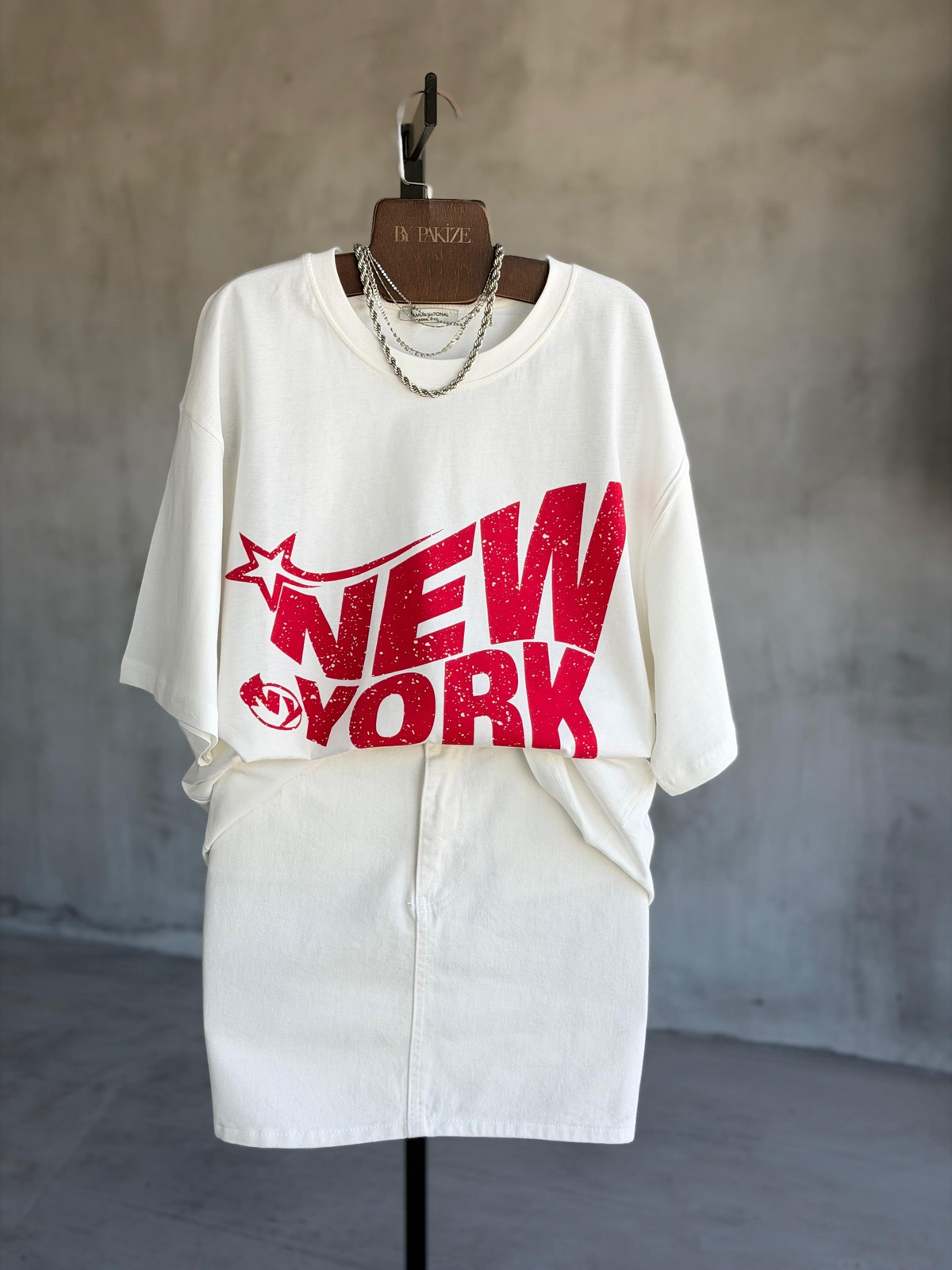 Yıldız New York Baskılı Oversize Tişört (Beyaz)