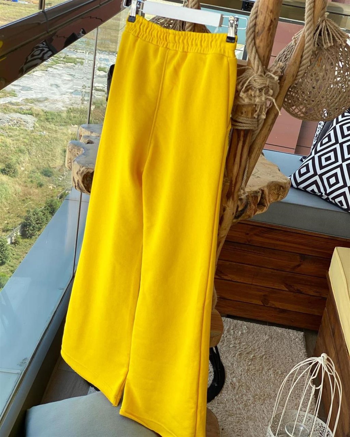 Yırtık Detaylı Geniş Paça Eşofman Pantolon (SARI)