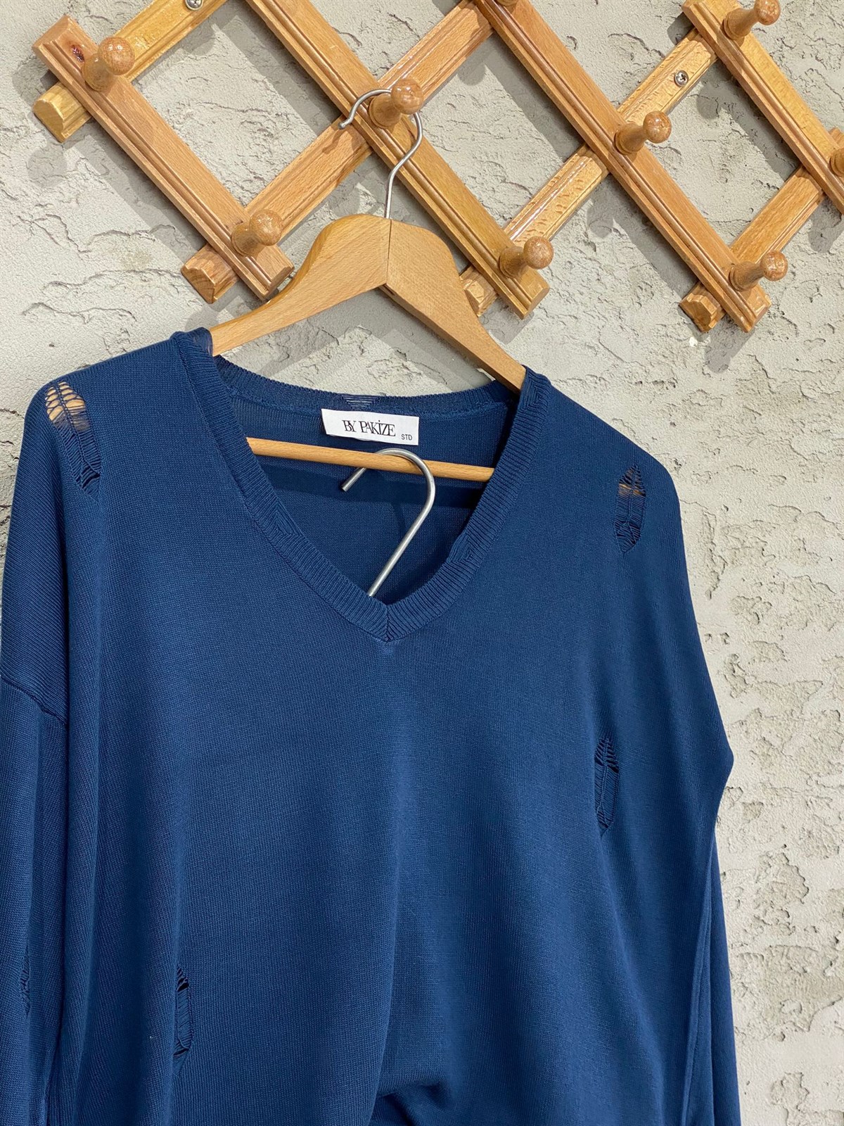 Yırtık Detaylı Merserize Kazak (Lacivert)