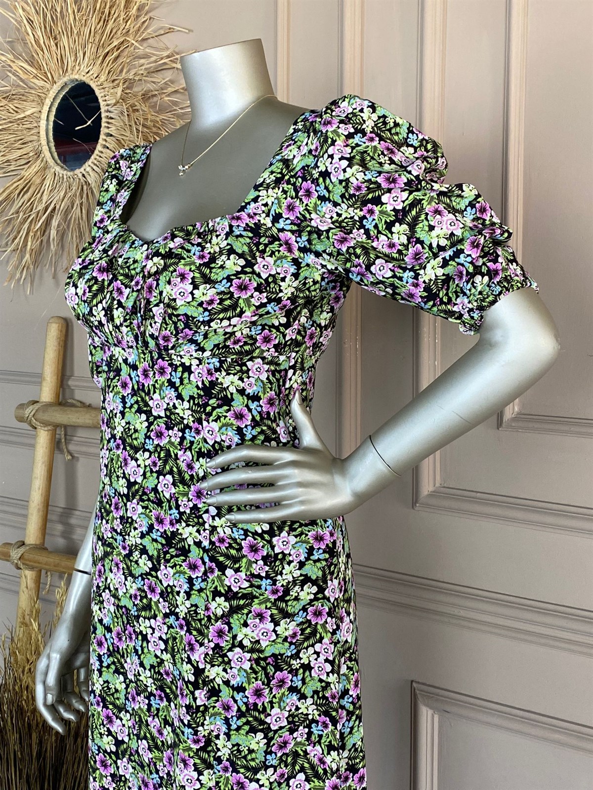 YIRTMAÇLI ÇİÇEK ELBİSE (SİYAH)