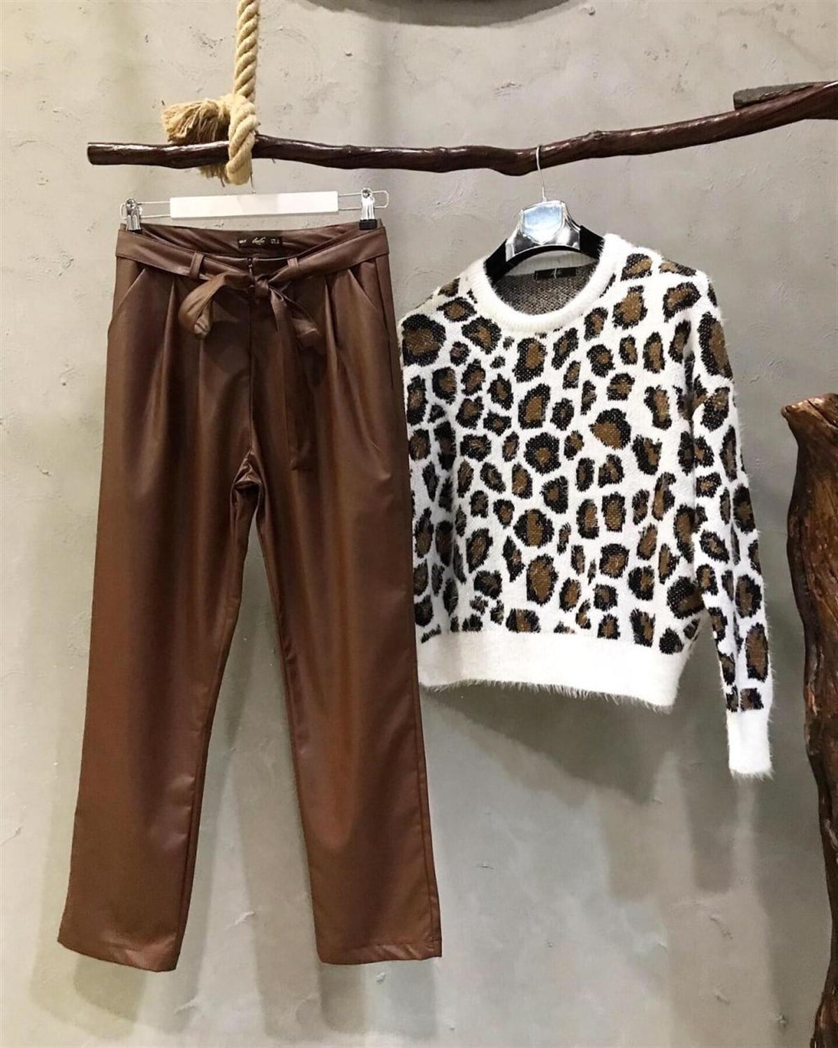Yüksek Bel Havuç Kesim Deri Pantolon (ACI KAHVE)