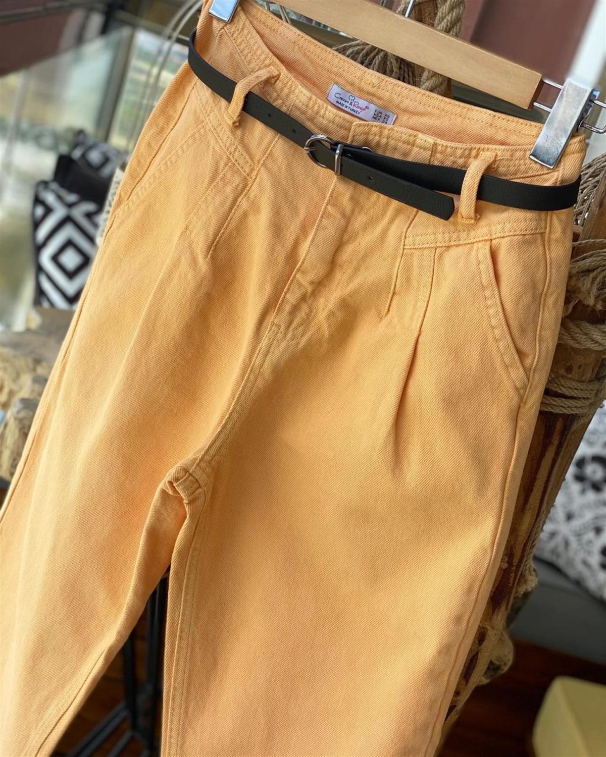 Yüksek Bel Kemerli Mom Jeans (ORANJ)